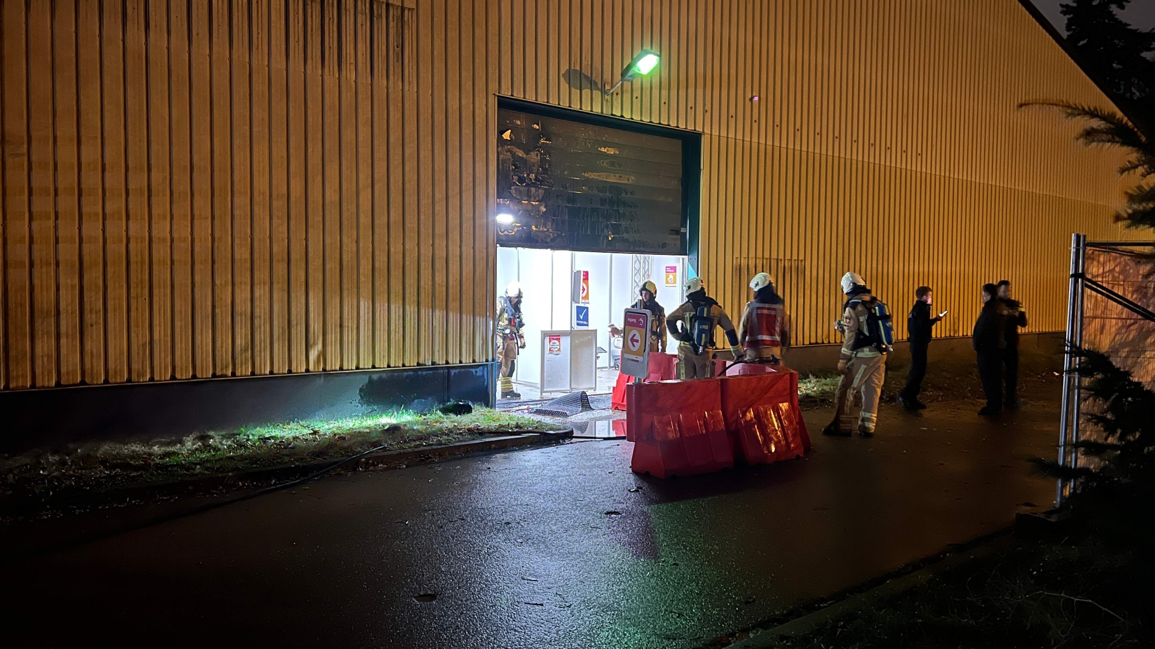 Coronatestlocatie Emmen langer in sporthal Bargeres: Van Schaikweg wordt XXL-locatie voor boosterpri