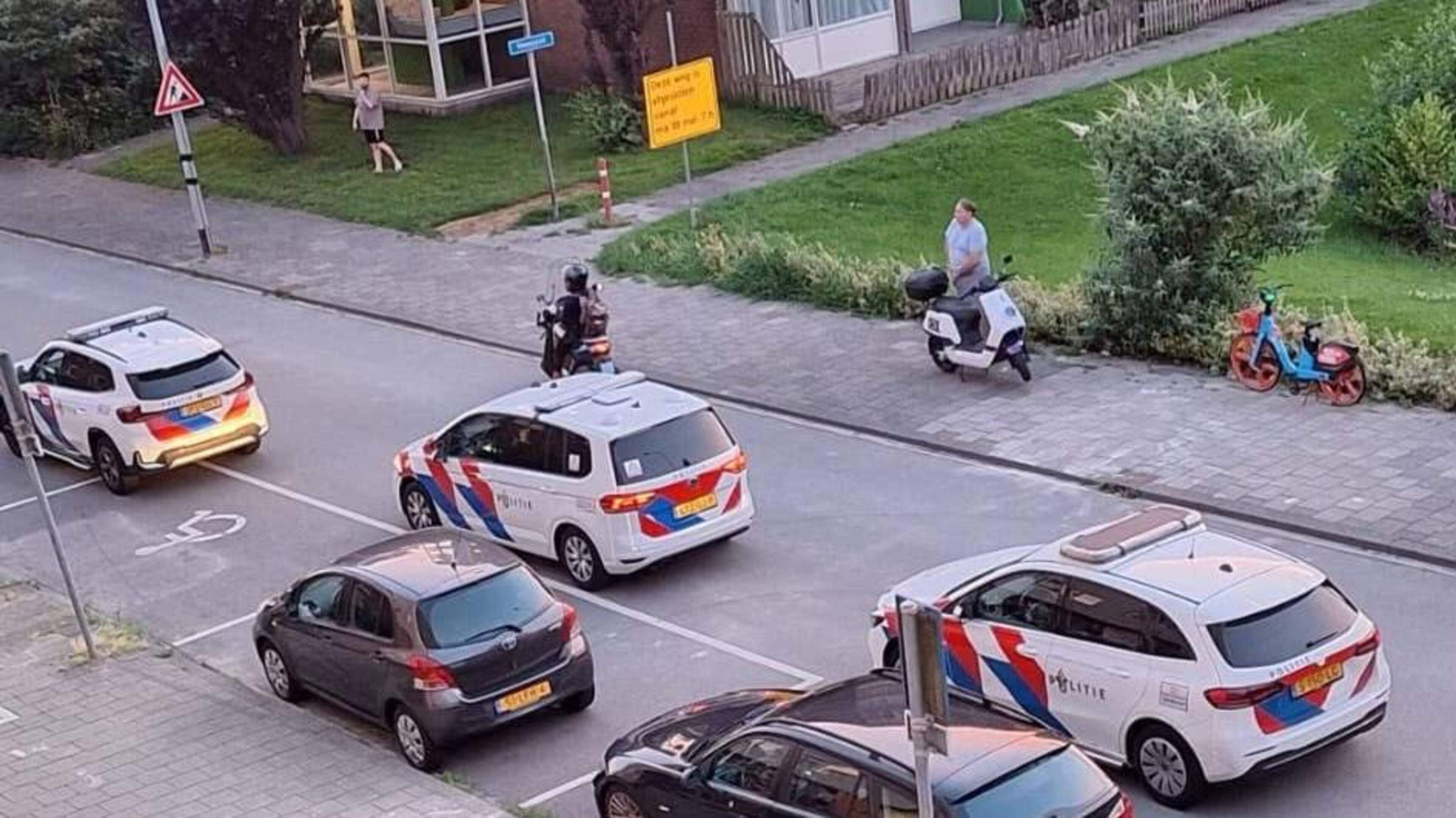 Jongeren in opvang Groningen maken oudere bewoners het leven zuur: ’Mijn buurvrouw van 80 slaapt op de keukenvloer’