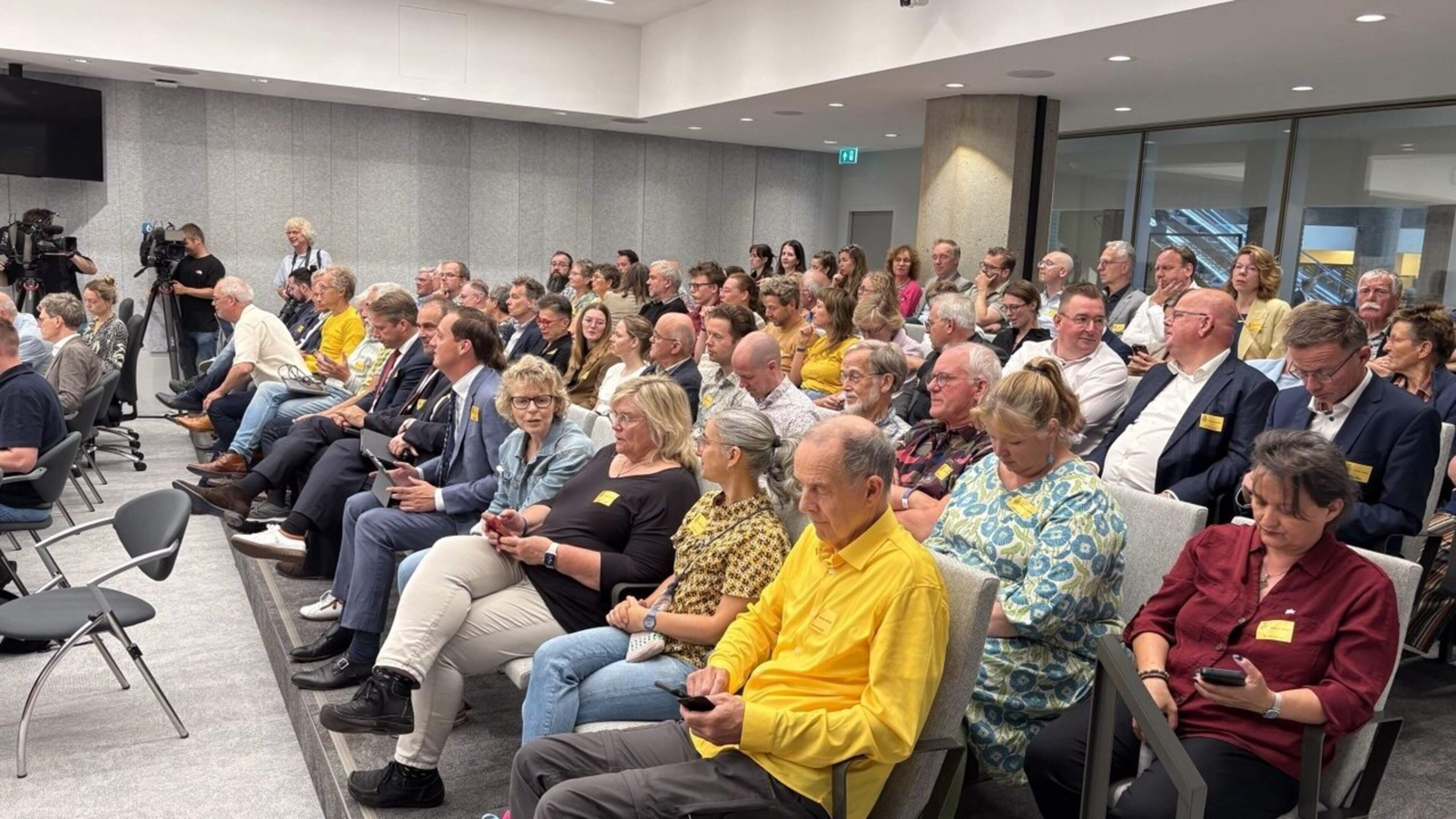 LIVE | Kerncentrales in de Eemshaven? Tussenstand debat: weinig voorstanders voor centrale in Gronin