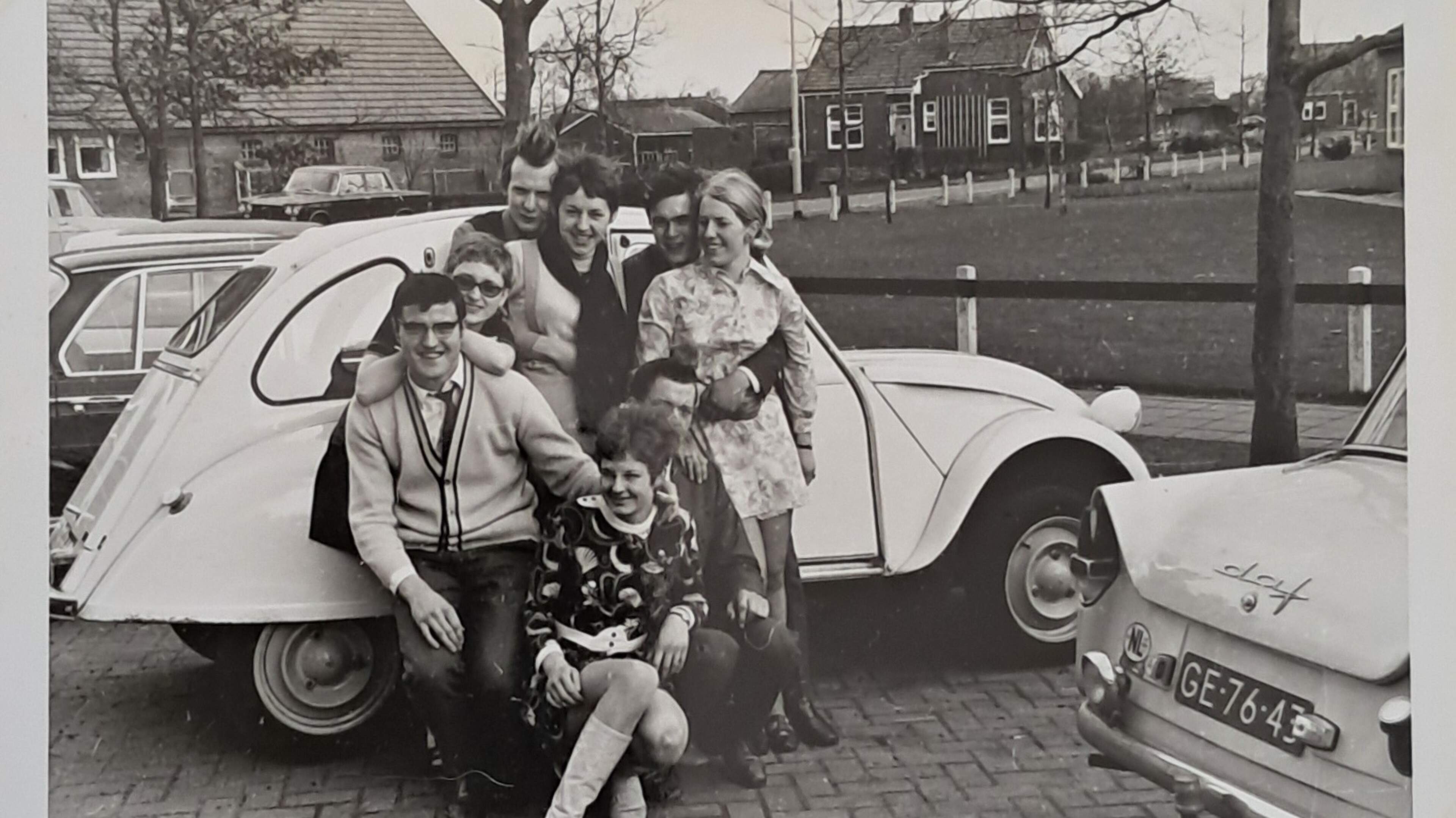 Mia (77) uit Veendam kreeg de schrik van haar leven in haar Eend. ’Ik was zo opgelucht’