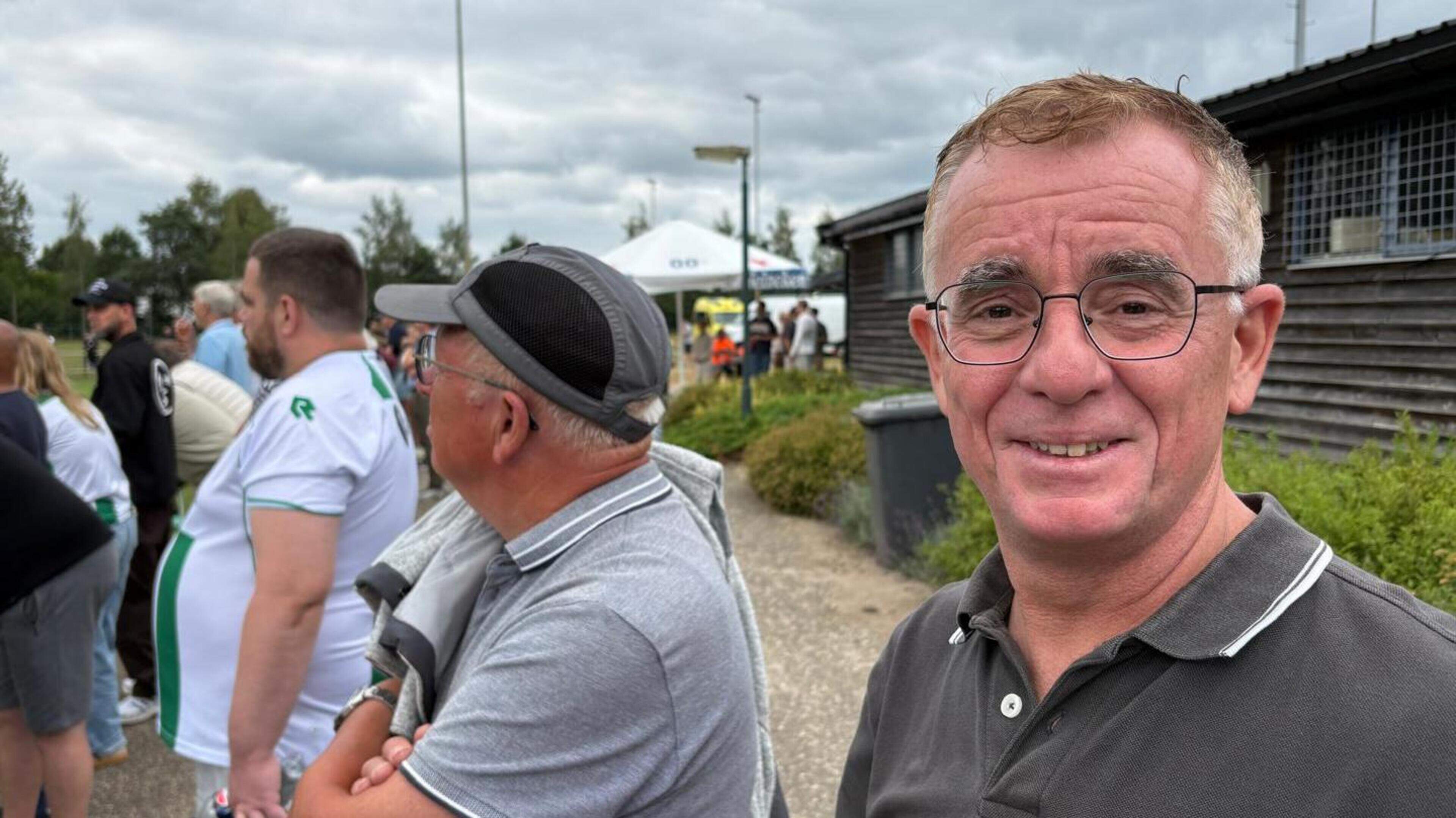 Griekse FC Groningen-supporter Petros (55) laat zich komst AEK niet ontnemen. ’Die Griekse trots is 