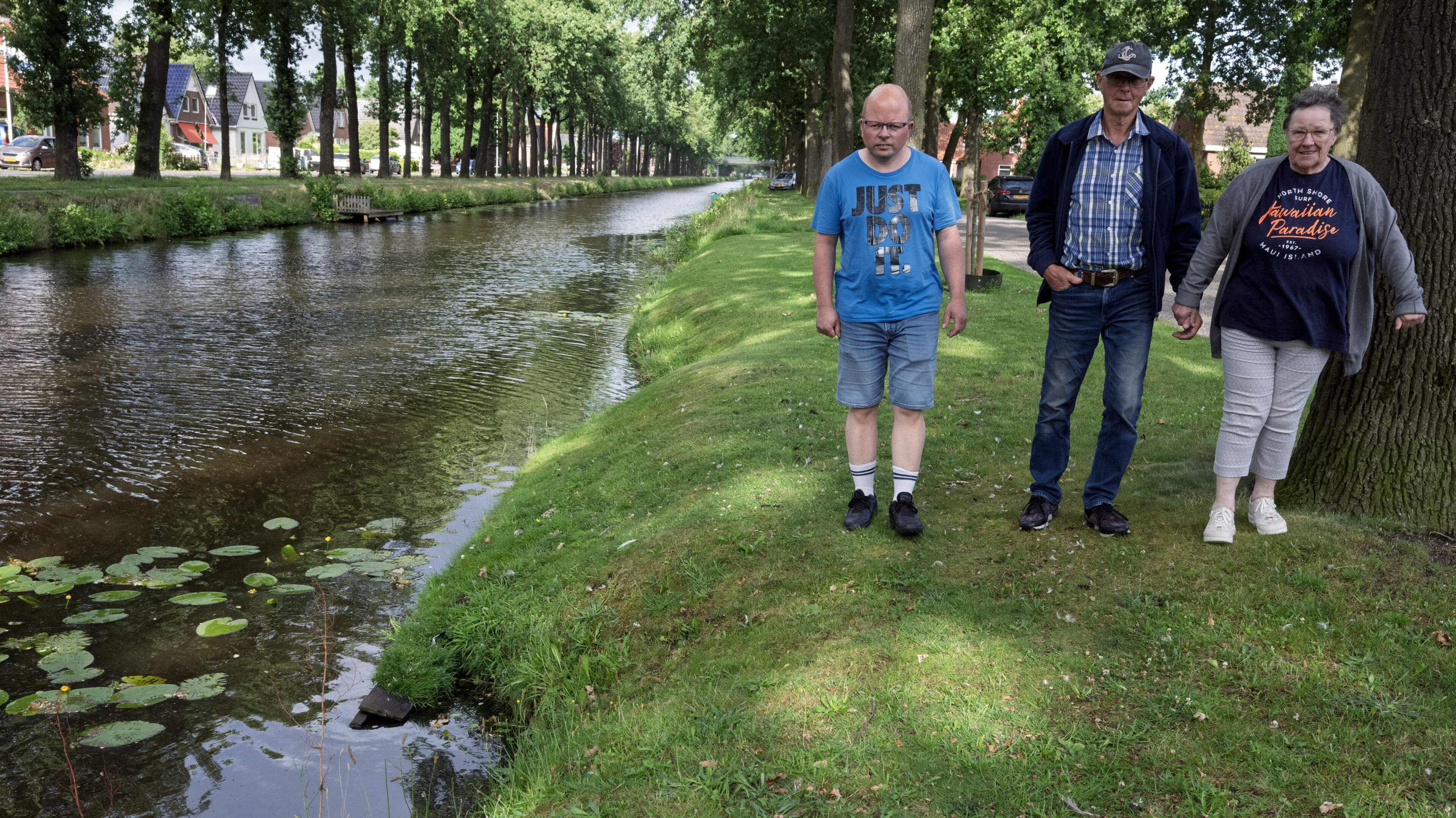 Bewoners Markeweg in Ter Apel voelen zich genegeerd. ’Waarom krijgt de overkant wél nieuwe beschoeii