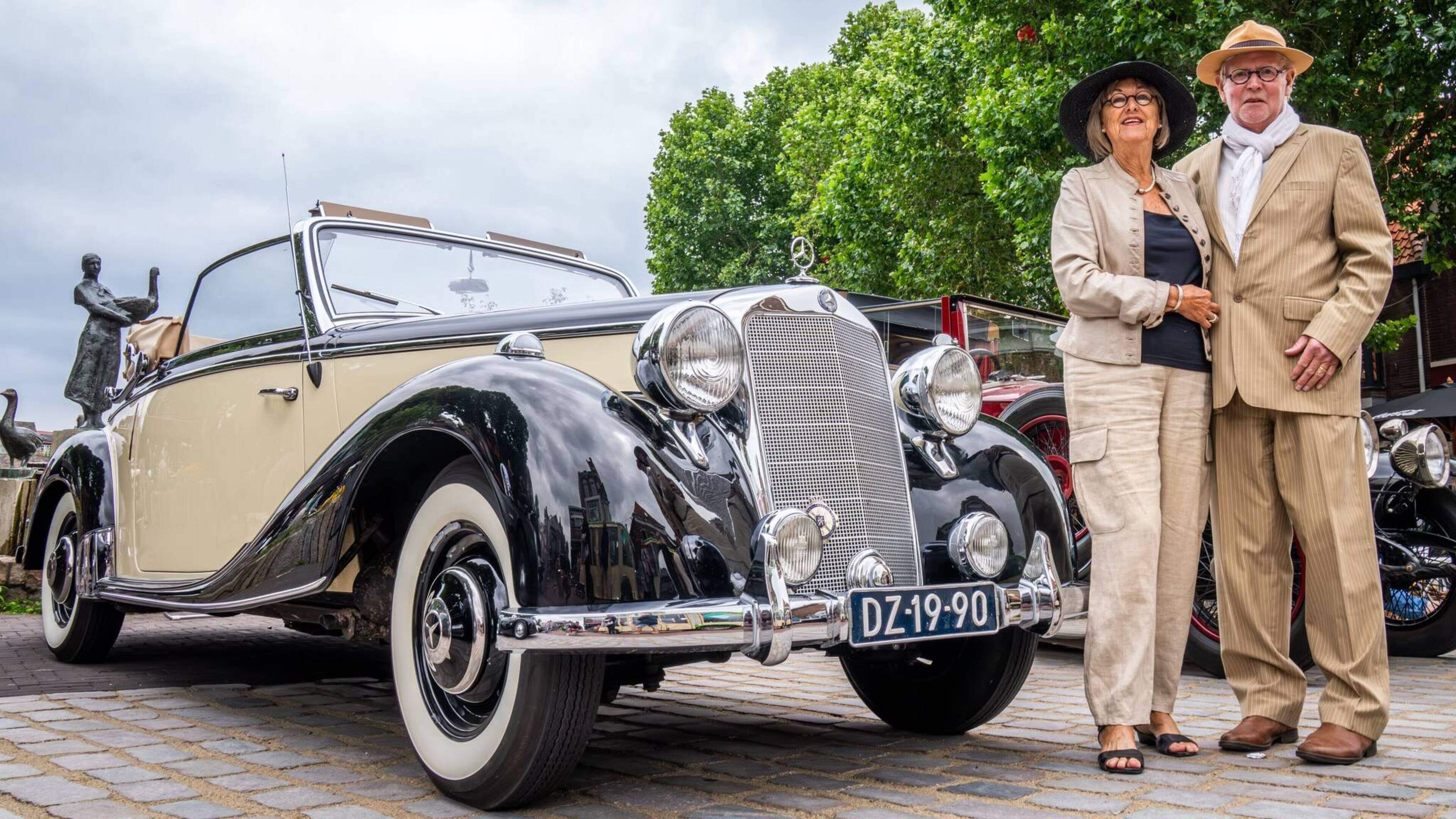 Jan (77) en Bellamie (75) uit Coevorden kochten historische Mercedes in Las Vegas en restaureerden h