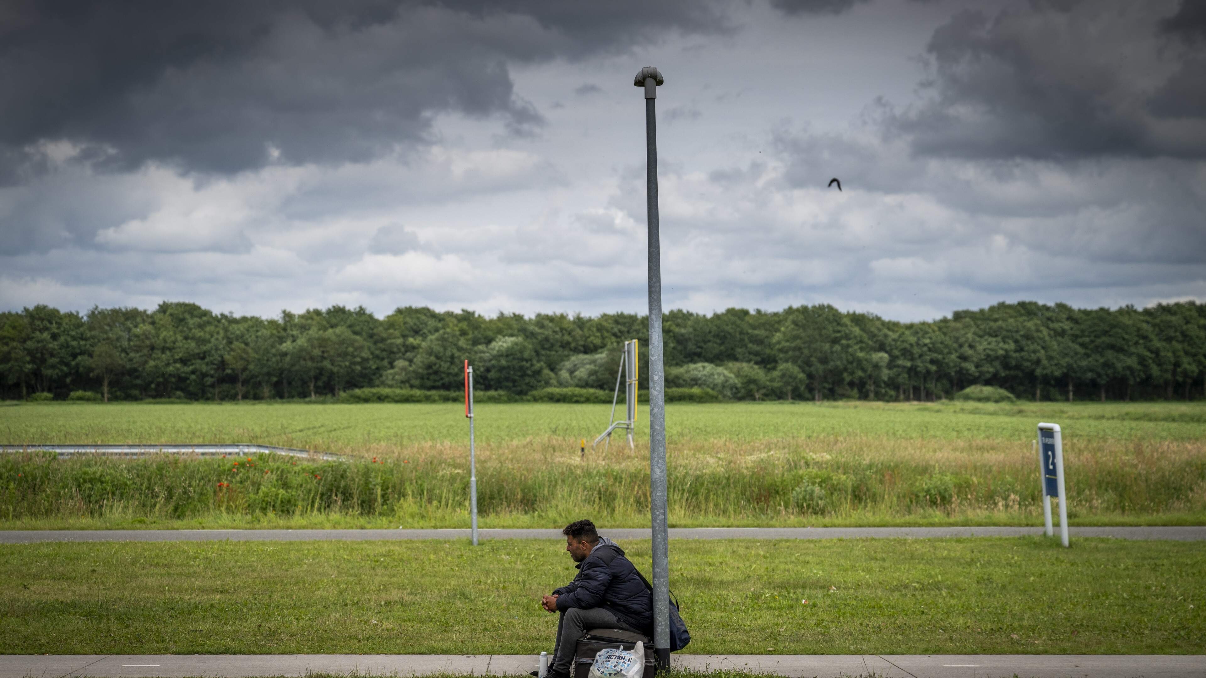 Minder asielzoekers op grasveld Ter Apel, terwijl kabinet druk op gemeenten opvoert