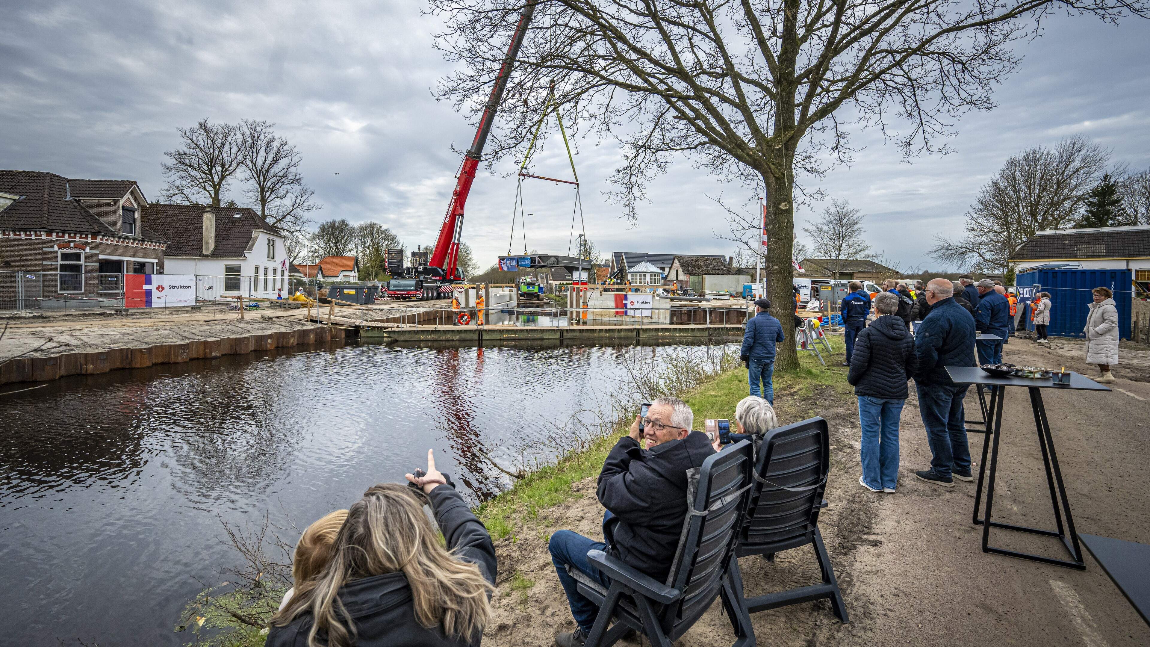 Iet (78) uit Smilde ziet hoe 'haar' Norgerbrug stukje bij beetje terugkeert: 'Dit voelt wel een beet