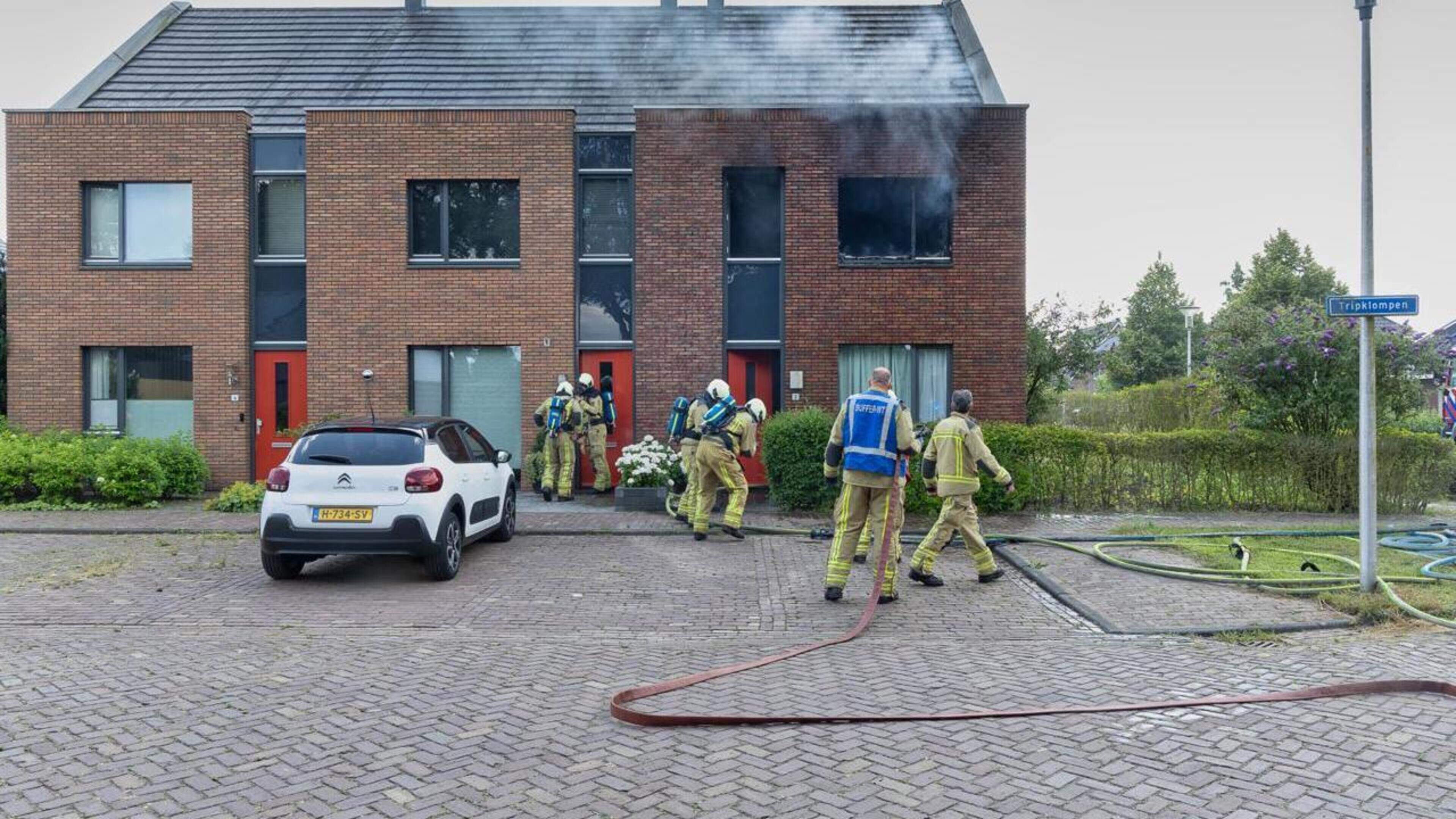 LIVE | Brand verwoest bovenverdieping woning in Zuidwolde en auto belandt in sloot bij Appingedam