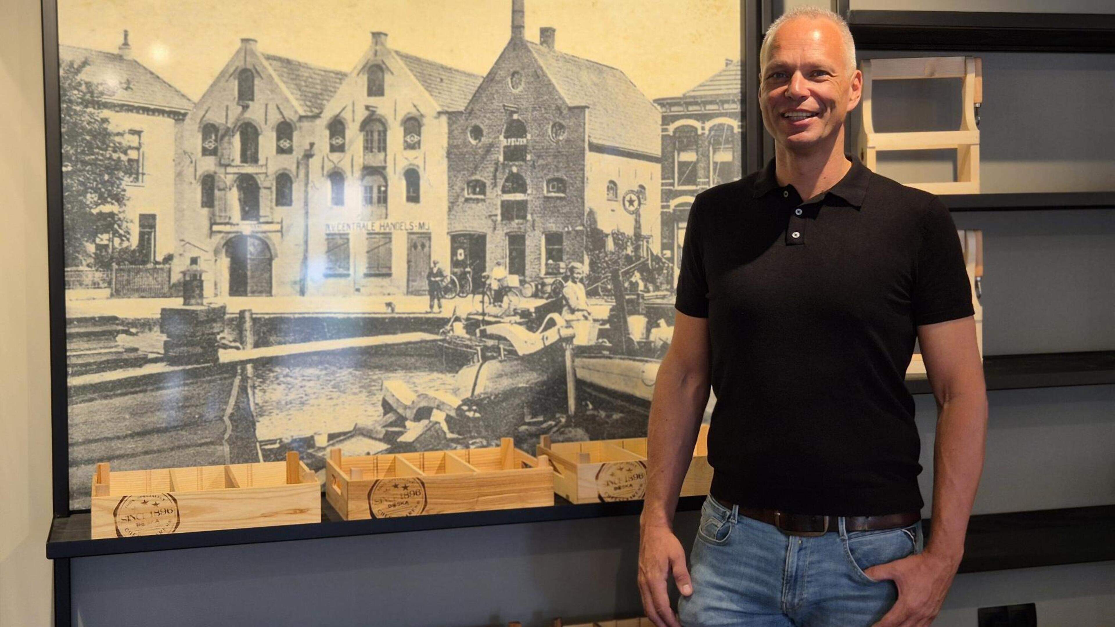 Rik (48) vestigt kaaswinkel in zijn woonplaats Coevorden. ’Voor mij is dit een extra bijzondere stap