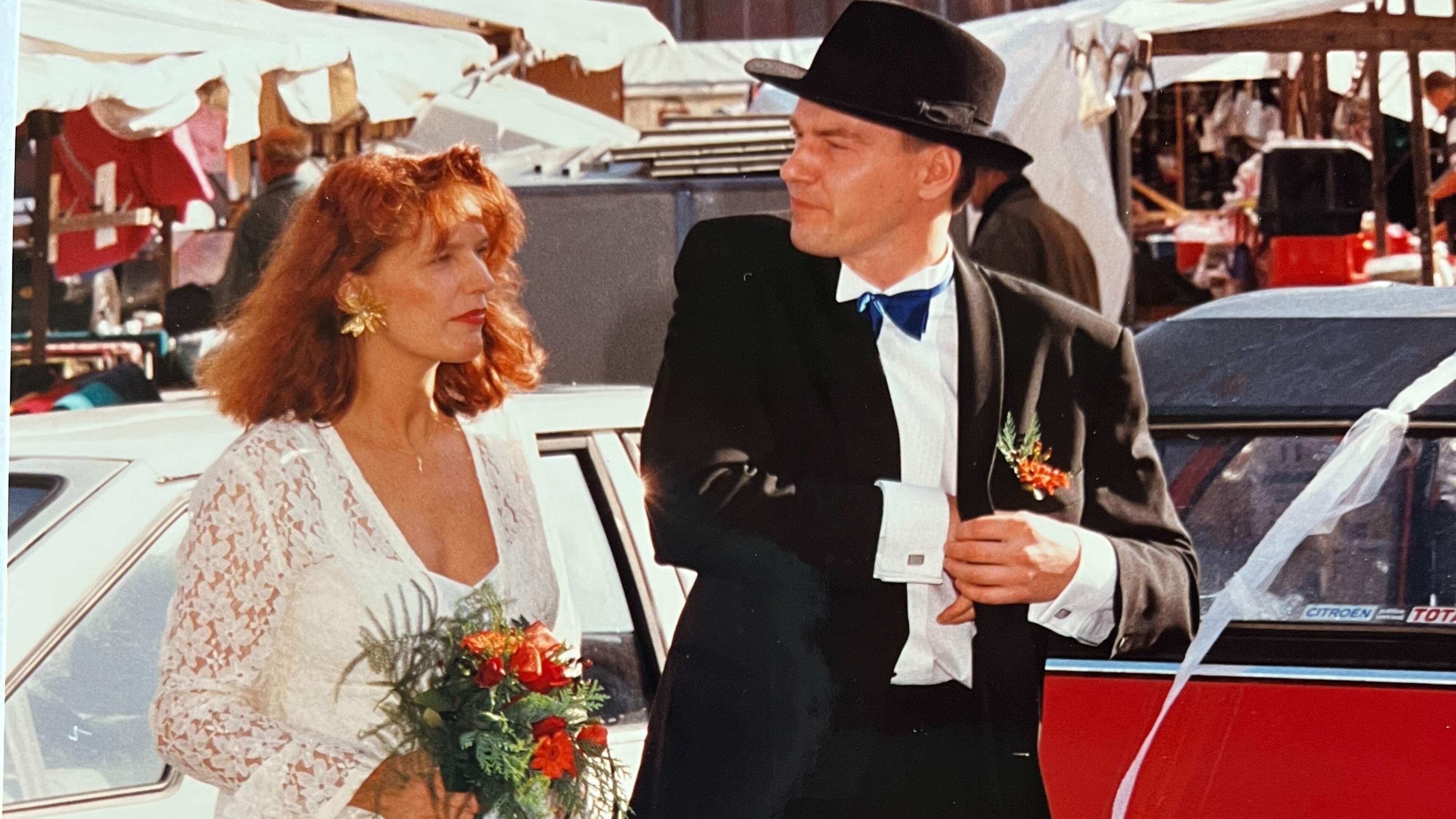 Hoe de motorkap van de Eend waaide van Annette en Egbert uit Groningen. ’Sindsdien bonden we hem vas