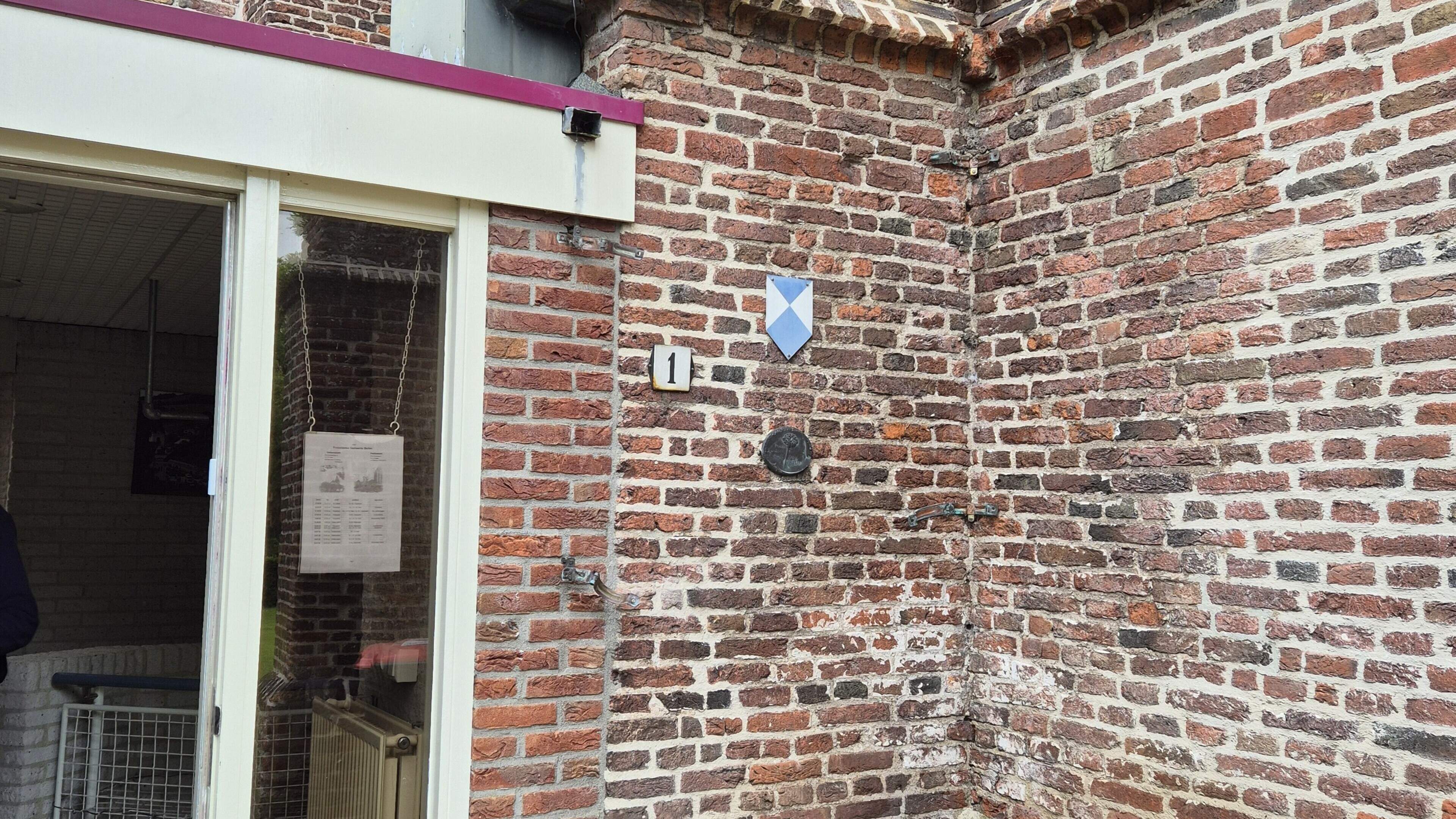 Koperdieven stelen regenpijpen Stefanuskerk Beilen, kerk stapt over op kunststof. ‘Doodzonde, maar h