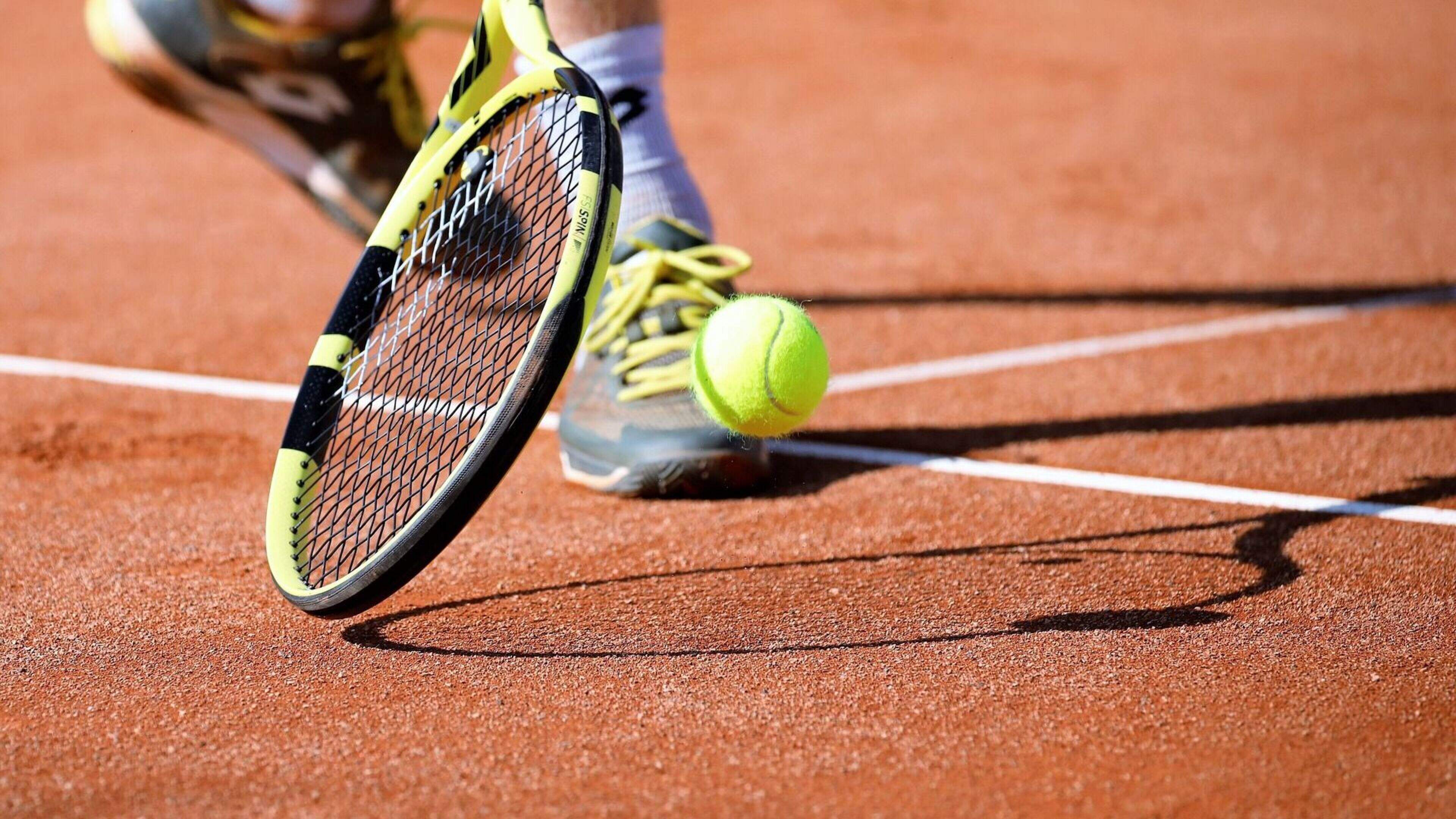 Tennisclub Bargeres viert het 40-jarig bestaan. Oud-toptennissers Sjeng Schalken en Martin Verkerk v