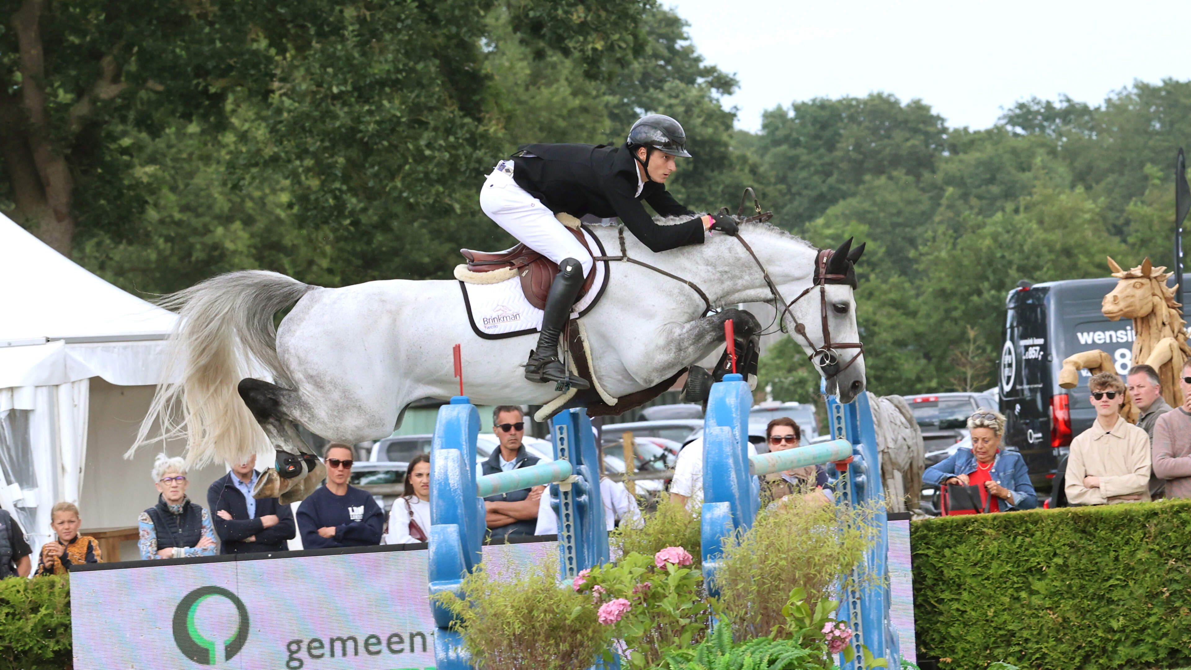 Mr. Cornet de Regor bewijst voorouders alle eer