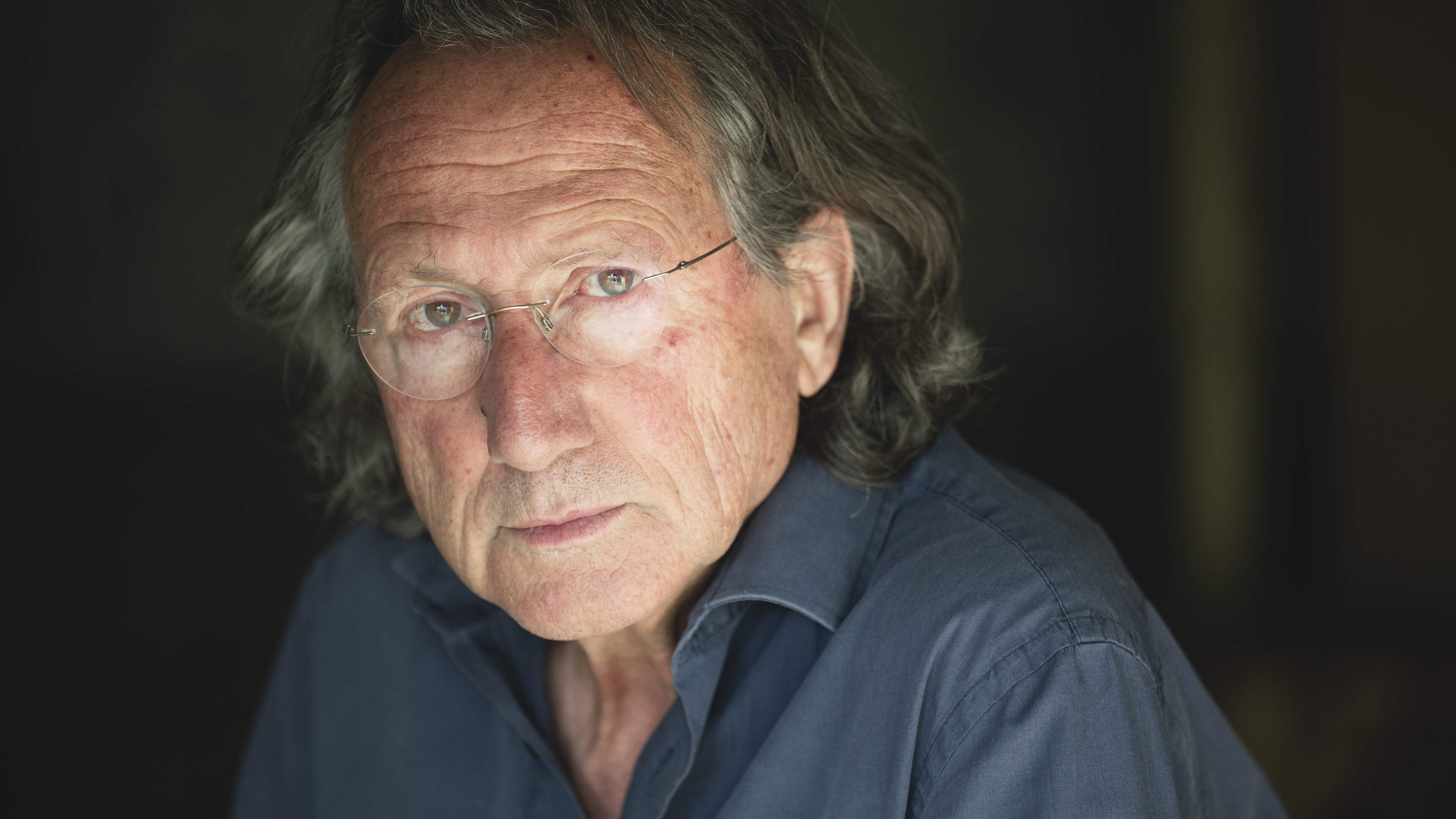 Harry Cock (73) uit Assen fotografeert al veertig jaar waar anderen aan voorbijlopen. ’Het alledaags