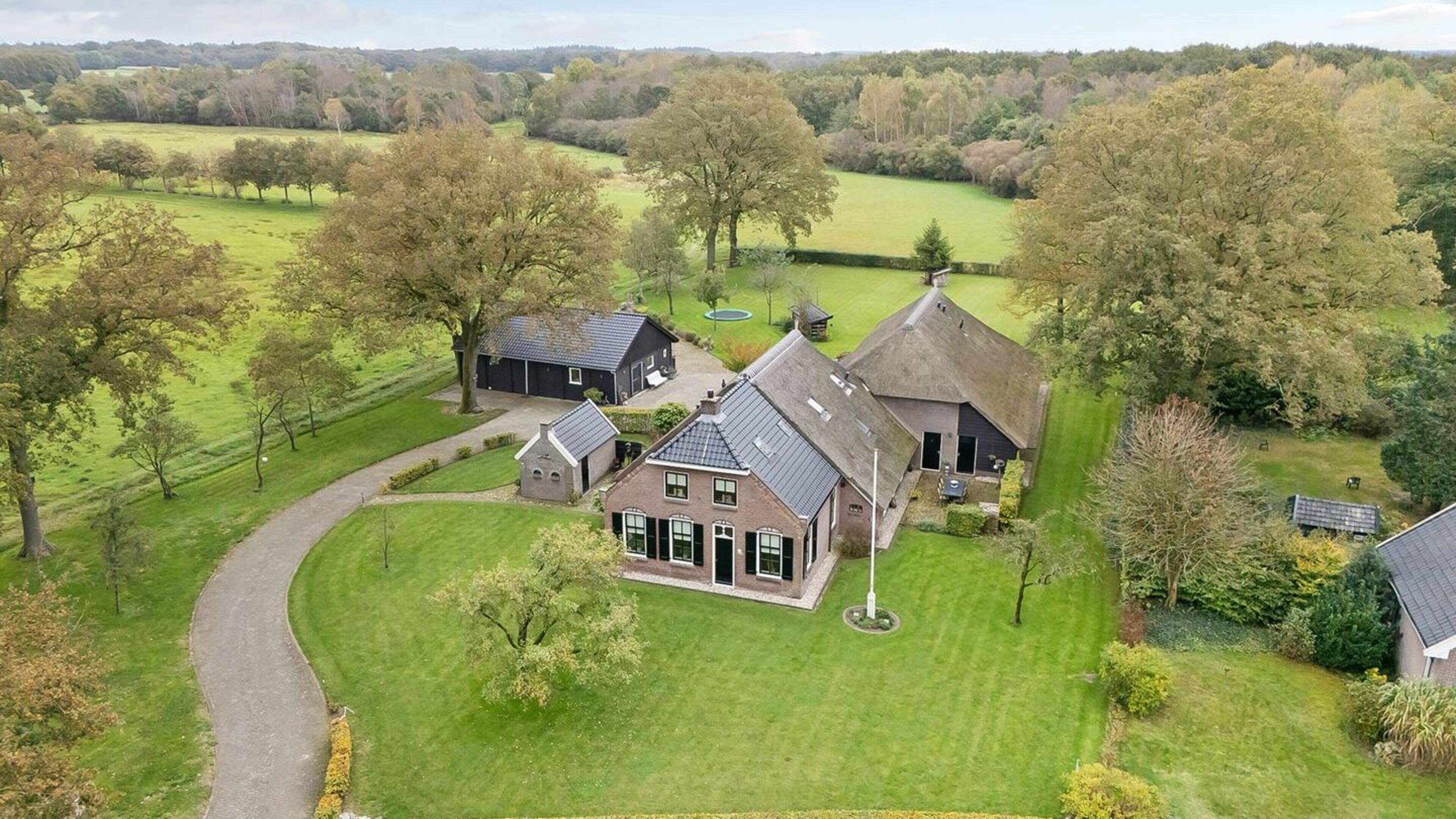 Elk huis dat nu te koop staat in Ansen kost meer dan een miljoen. Makelaar Hedwig: 'Mensen kopen hie