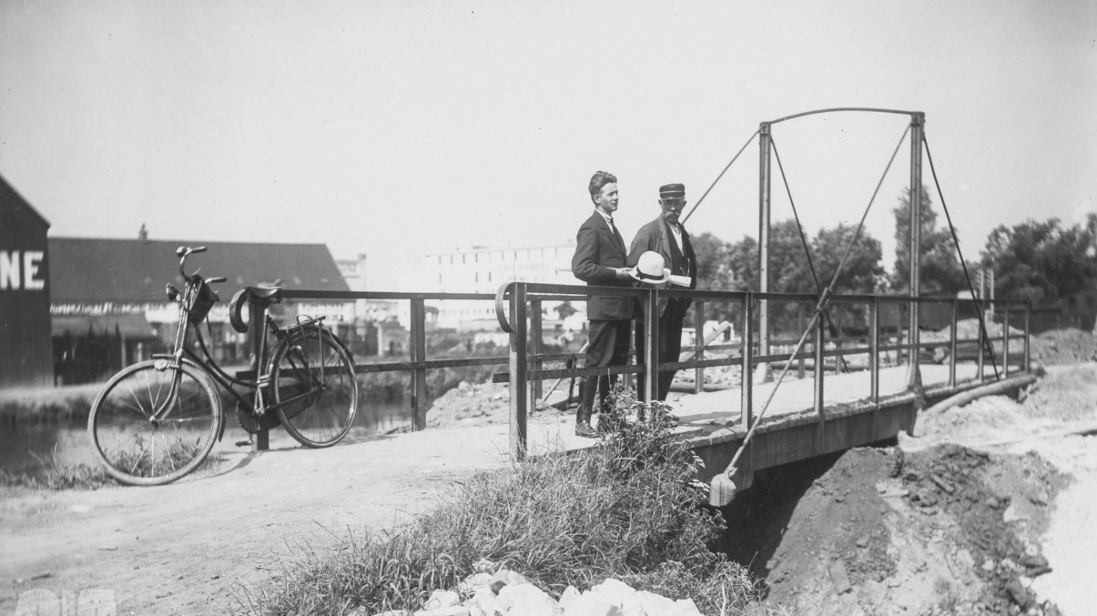 Stationsgebied stad Groningen verandert al 150 jaar, het hoofdstation zelf houdt stand. Ook al in 19