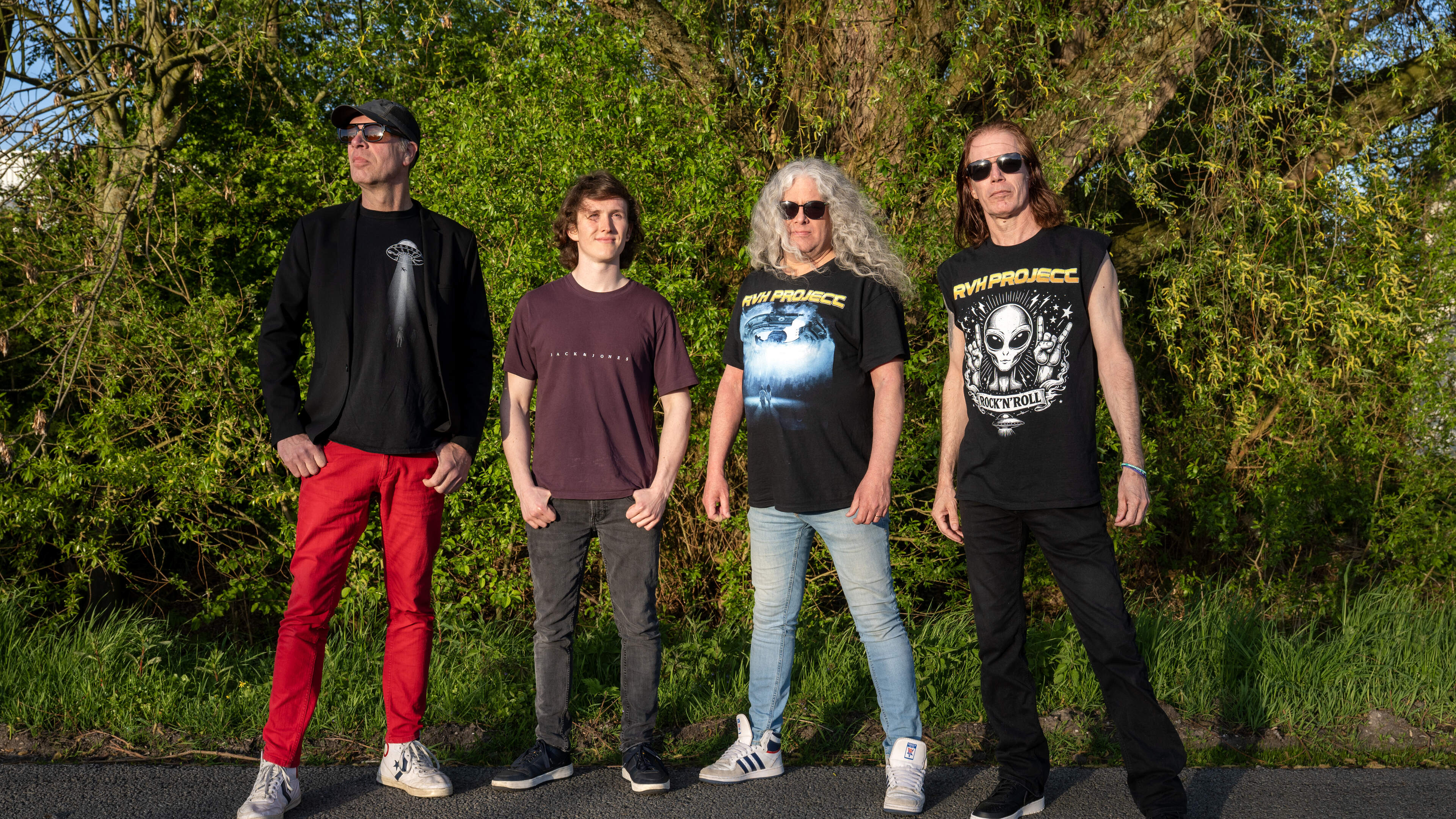 Bij rockband RVH Project uit Groningen kan alles, van metal tot samba. ’We hebben gewoon veel smoelen’