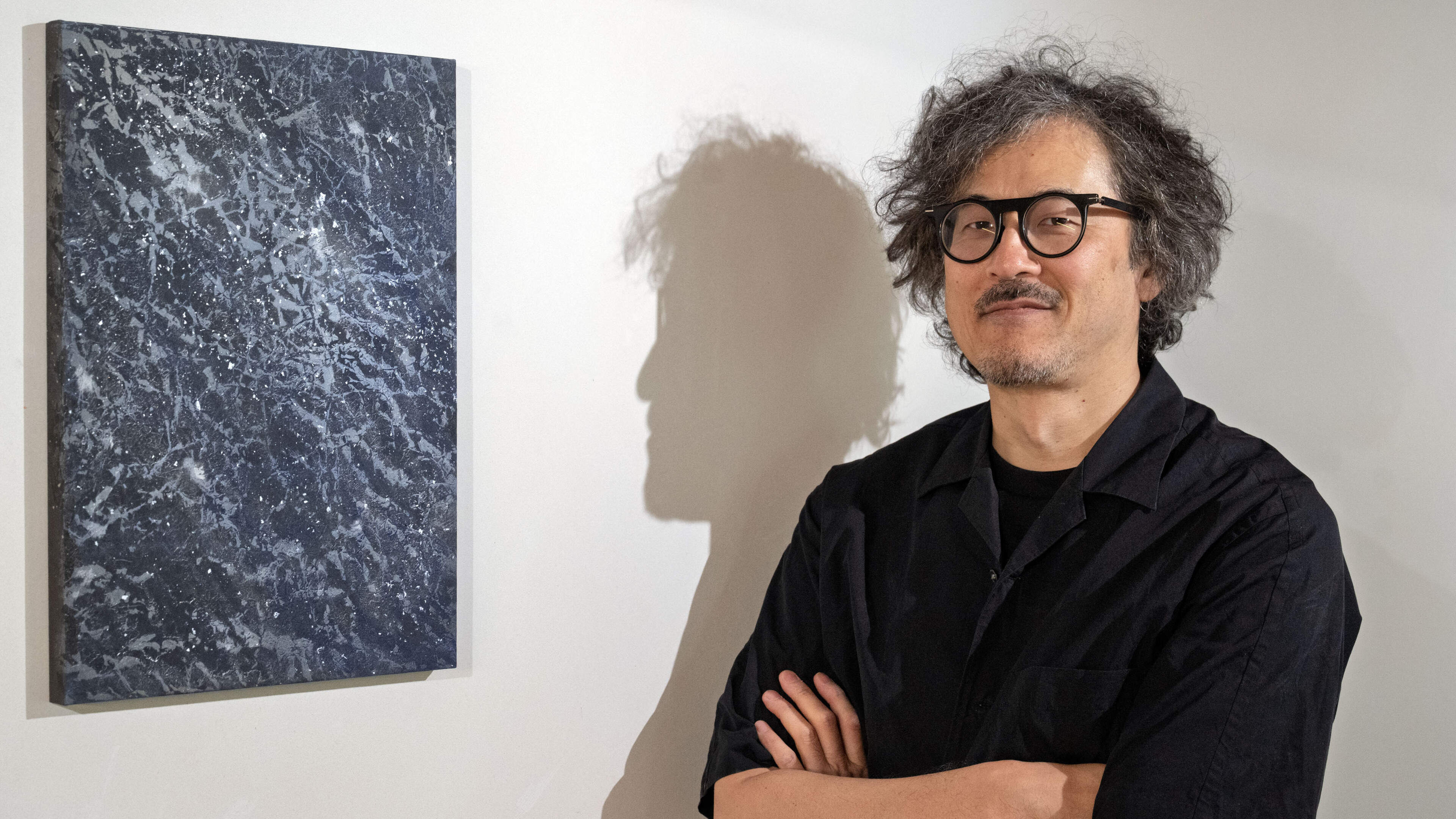Verstilde kunst van een in Japan geboren kunstenaar, zomaar in Sleen