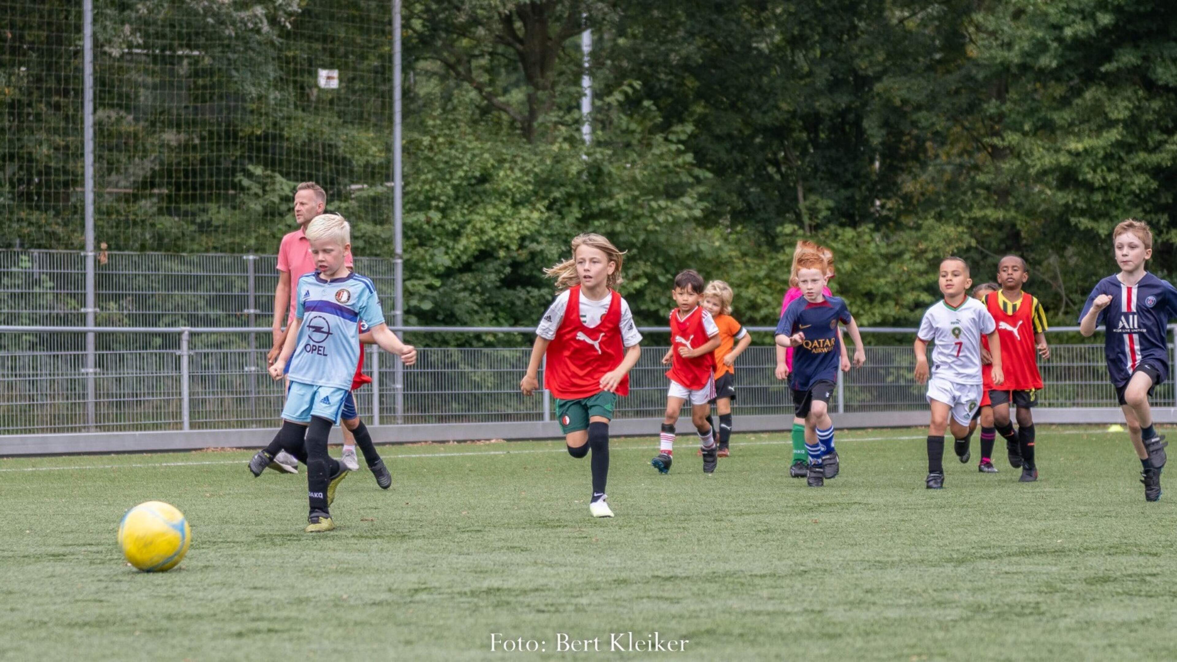 Jeugd uit Assen kan deze zomer weer gratis voetballen bij LTC