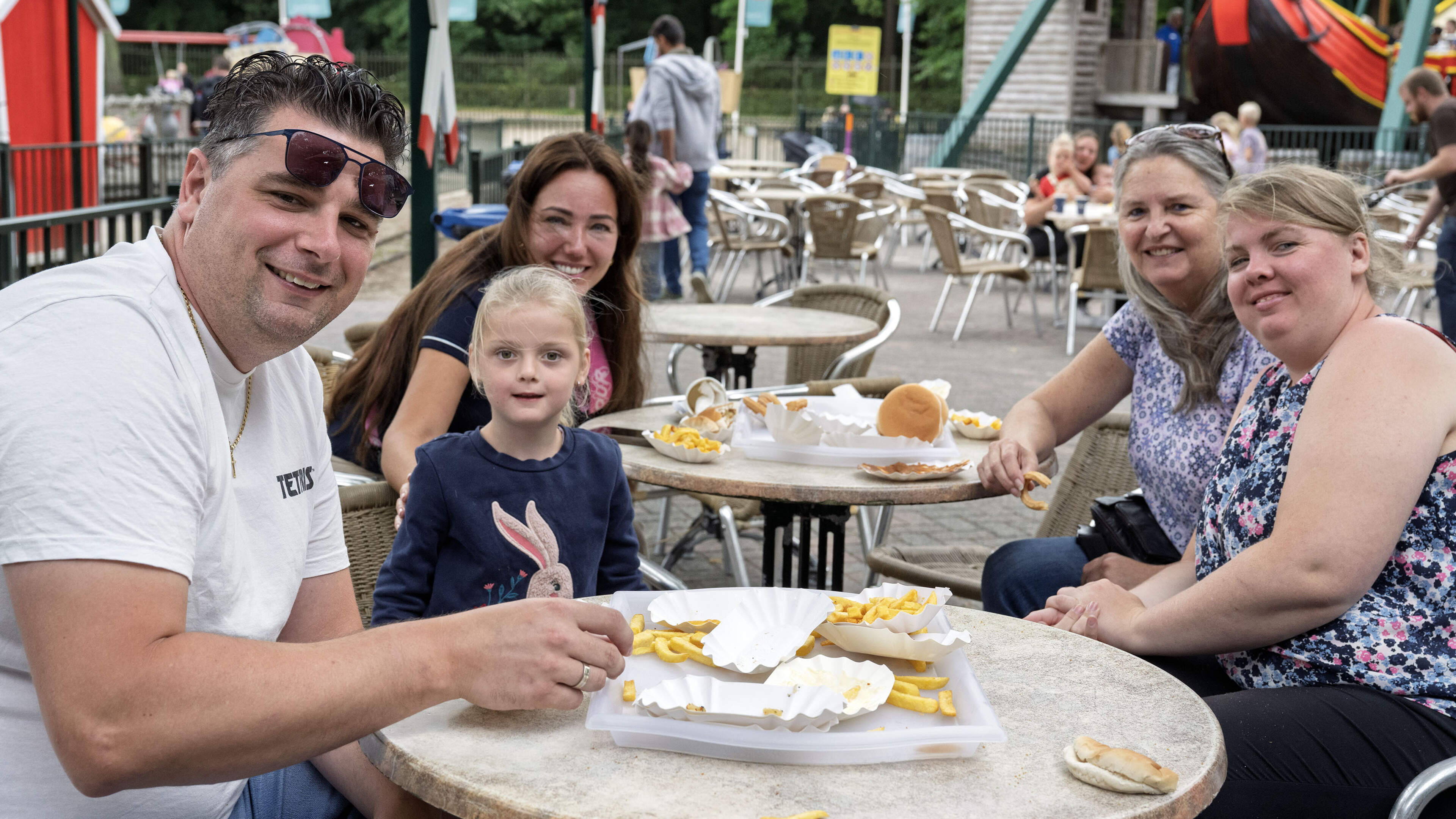 Het gezin Loots trok last minute naar speelparadijs Drouwenerzand. ’Vakantie komt op als poepen, som