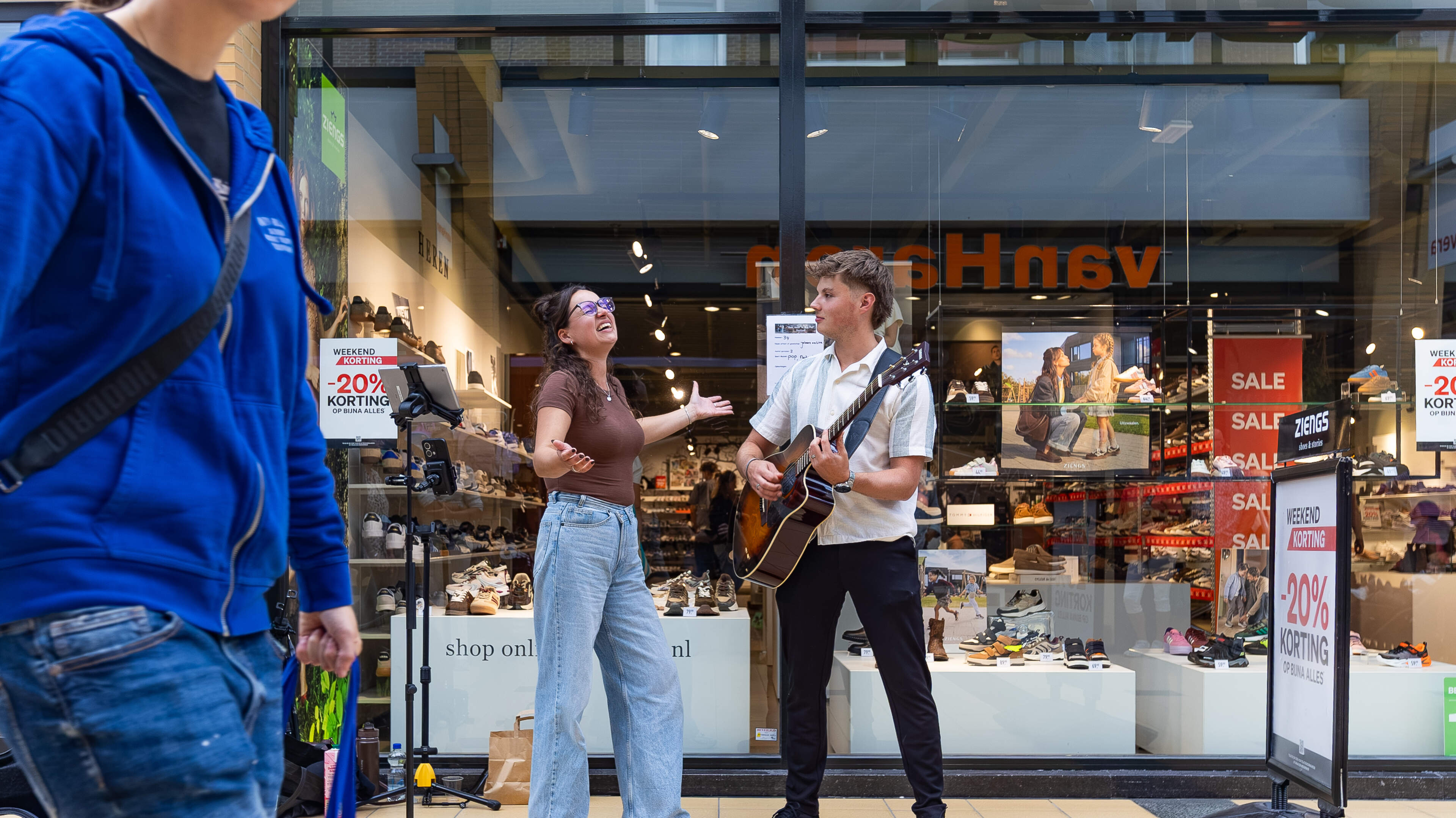 Verbazing over strenge regels voor straatmuziek. ’Mag Groningen geen levendige stad zijn?’