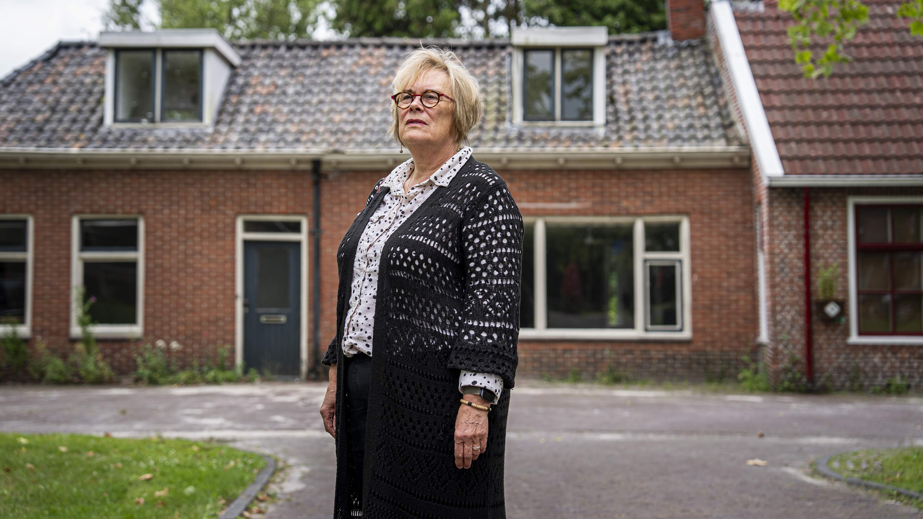 Joods armenhuis Leek gesloopt: appartementen en protest