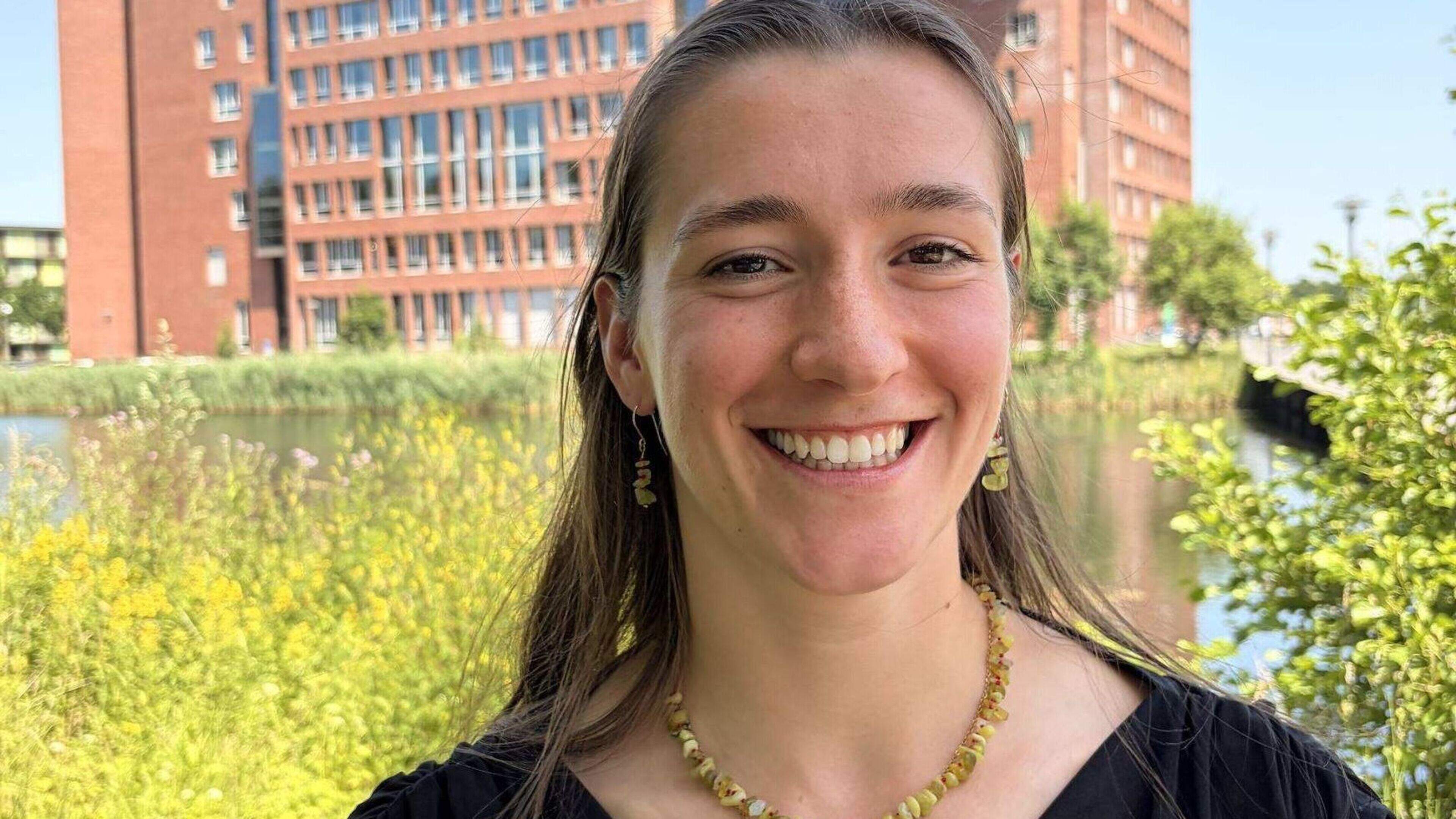 Carlijn (24) kijkt uit naar WK lacrosse in Polen. ‘Je moet tegen fysiek contact kunnen’