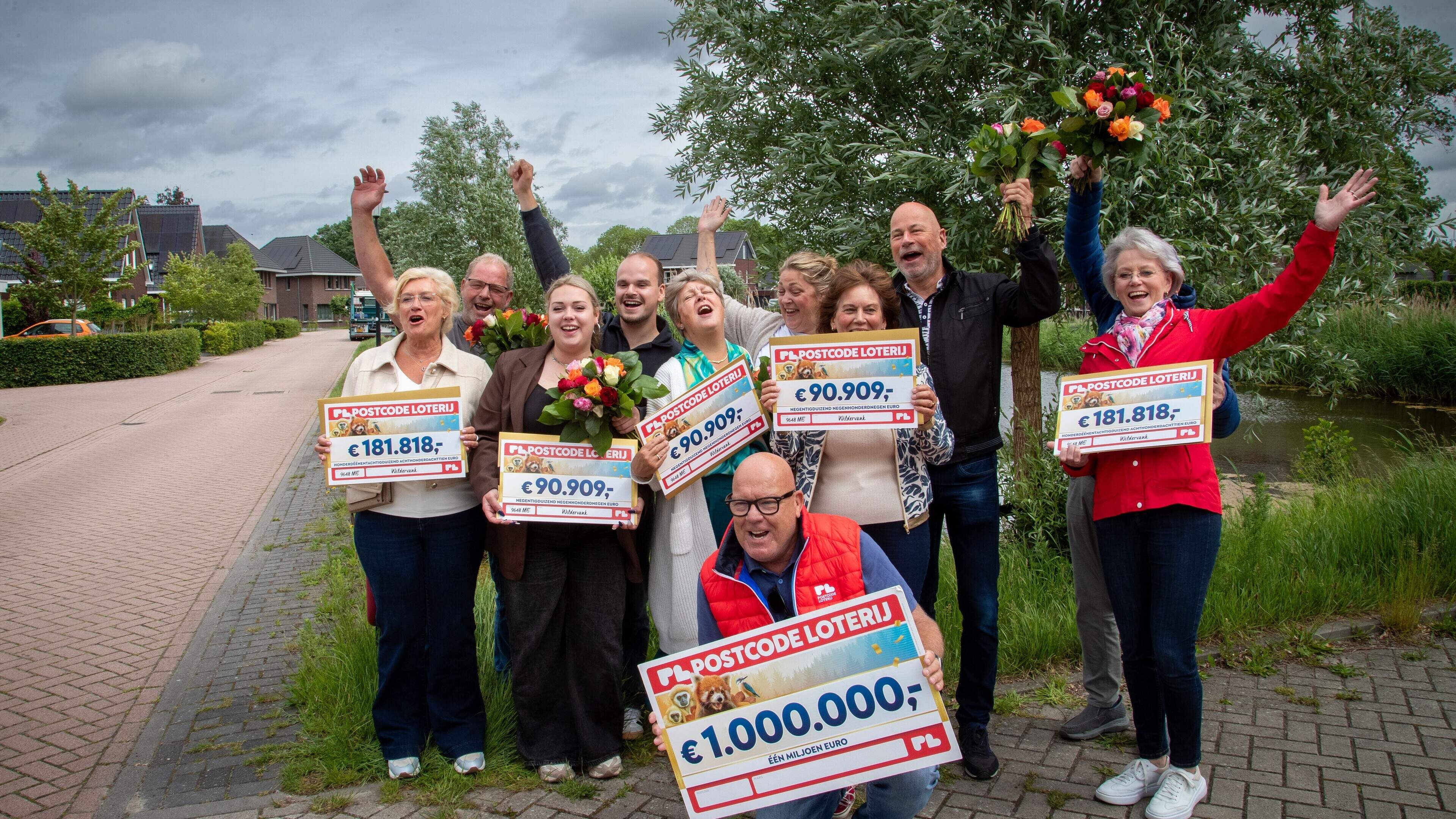 Wina (65) uit Wildervank ziet een waanzinnig bedrag tevoorschijn komen. ‘Toen de buren naar buiten l