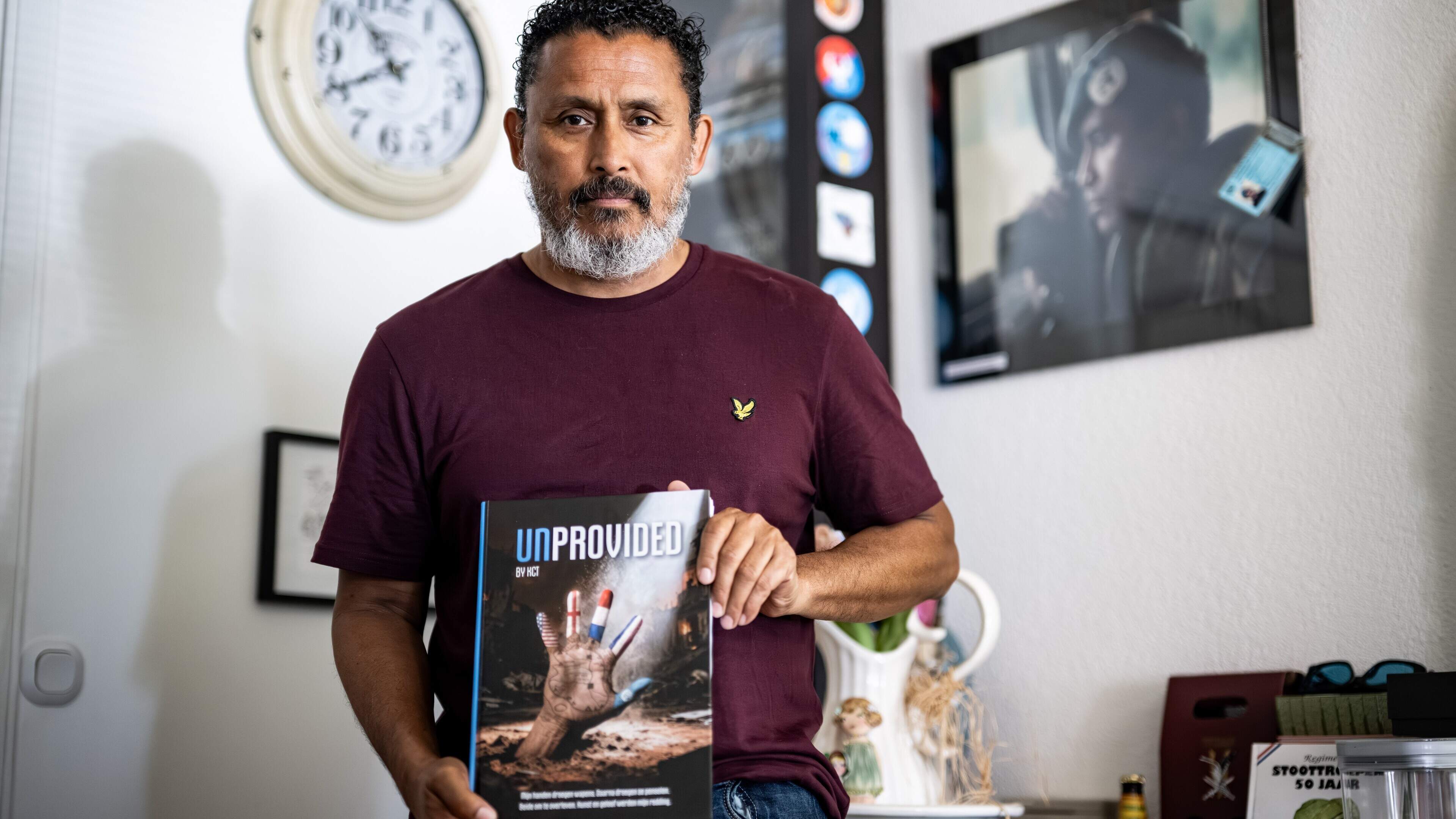 Dutchbatter Kevin (56) uit Nieuw Scheemda doet 30 jaar over boek: ‘Ik moest Srebrenica van me afschr