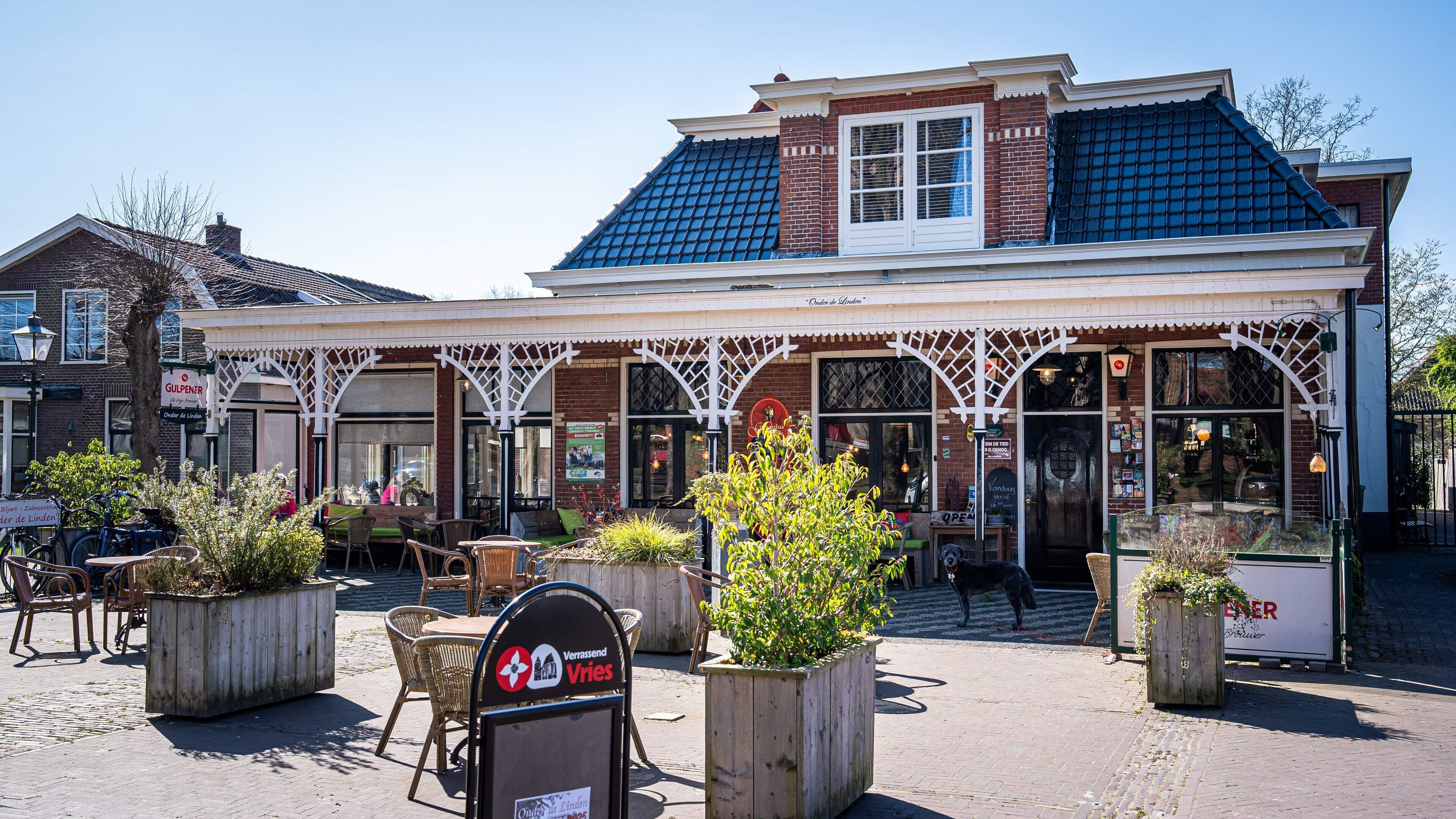 Nieuwe uitbater café Onder de Linden: Lounge 5 verplaatst van Eelde naar Vries