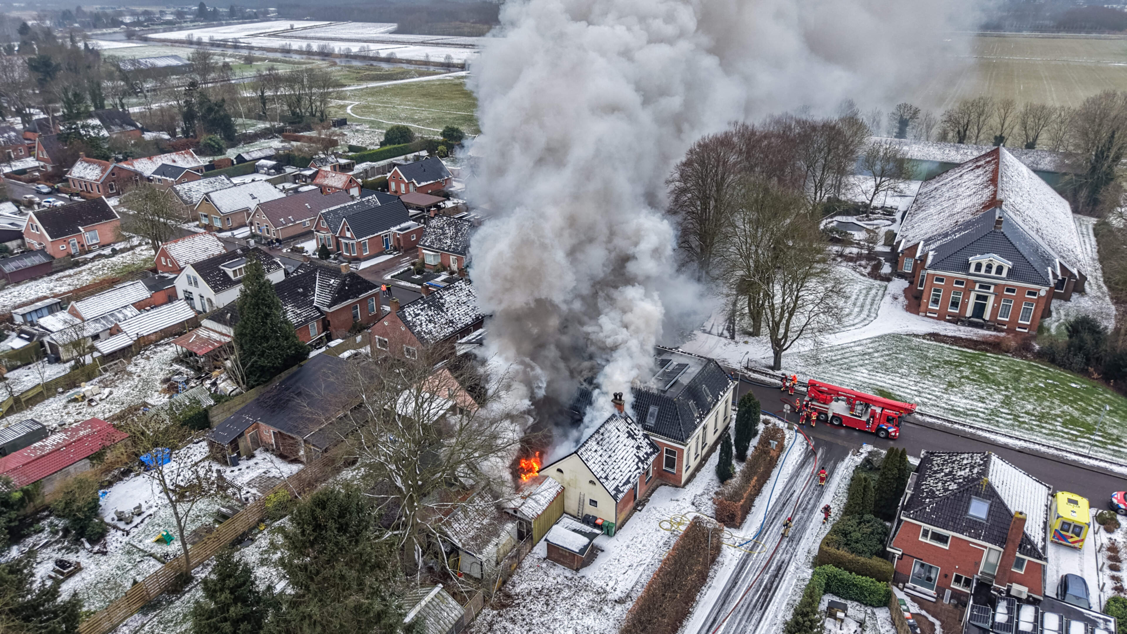 Gewonden bij brand in Beerta. Twee woningen verwoest