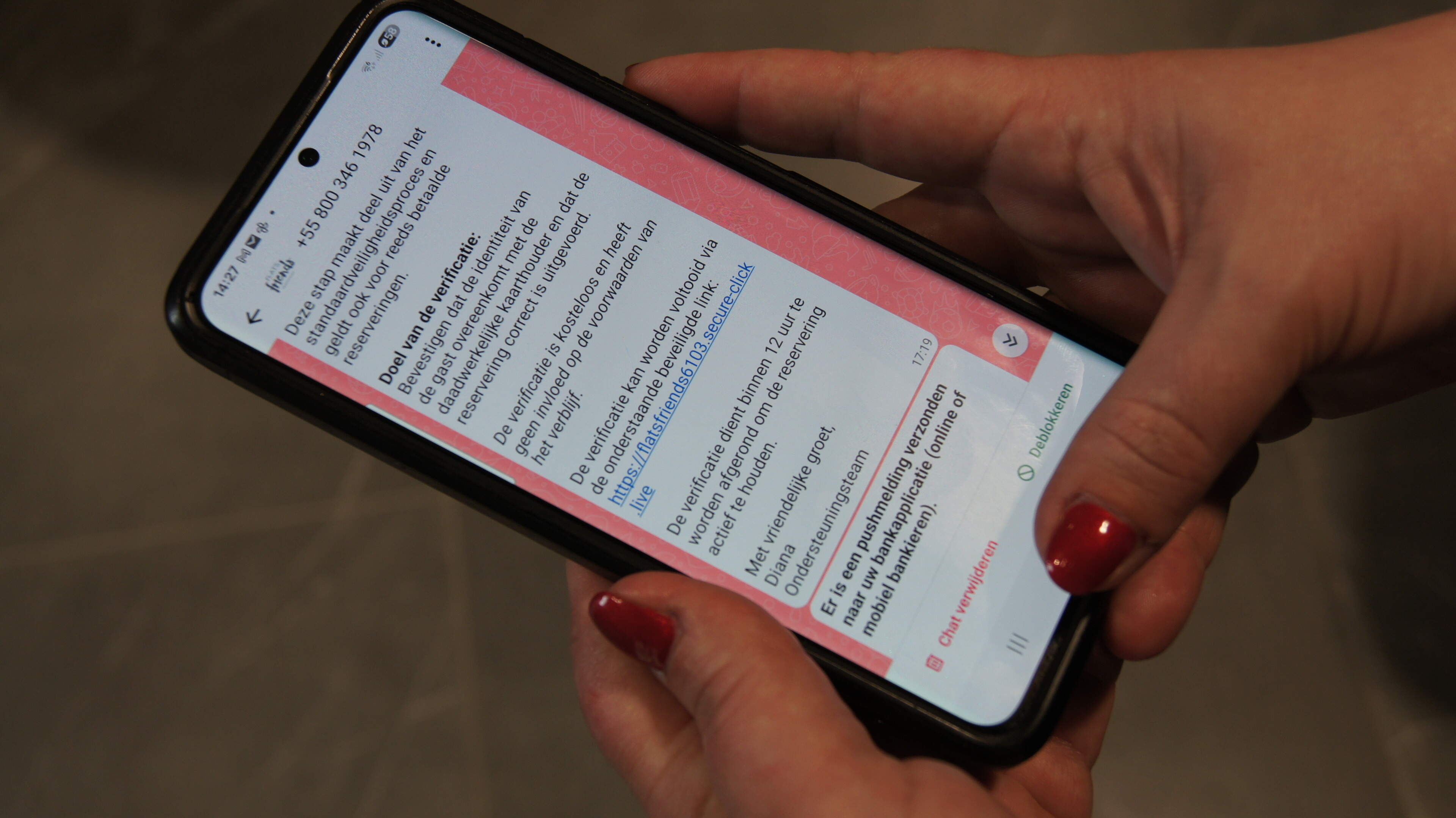 Judith (36) uit Aduard opgelicht via Booking: ‘Ik dacht shit, het zal toch niet hè’