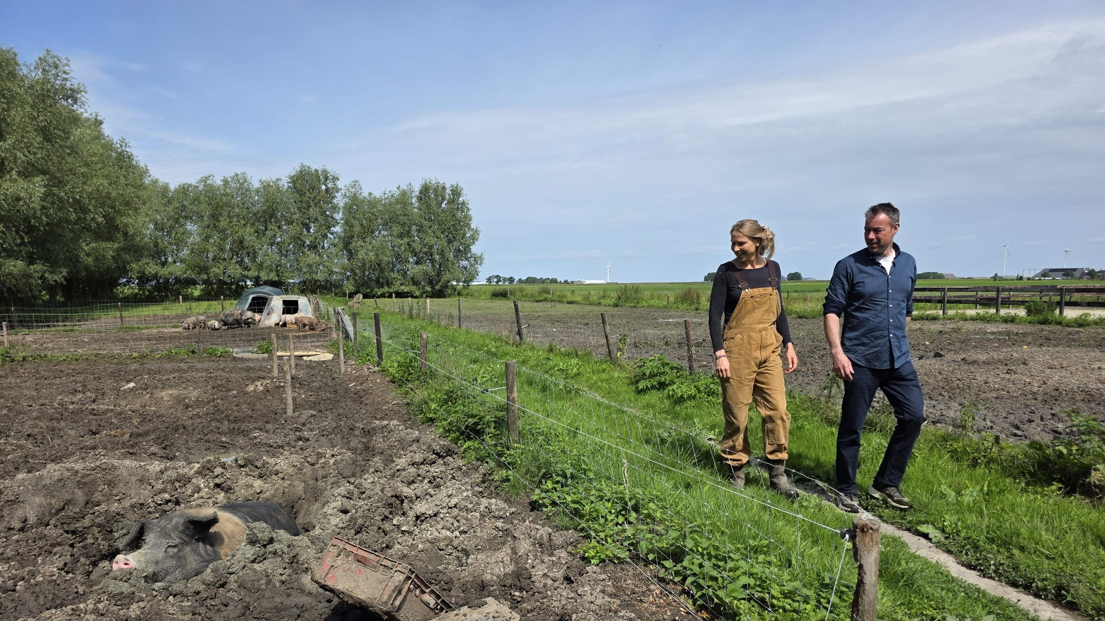 Nicolas (50) koopt bijna alles voor zijn restaurant bij boerderijwinkels in Groningen. We rijden een