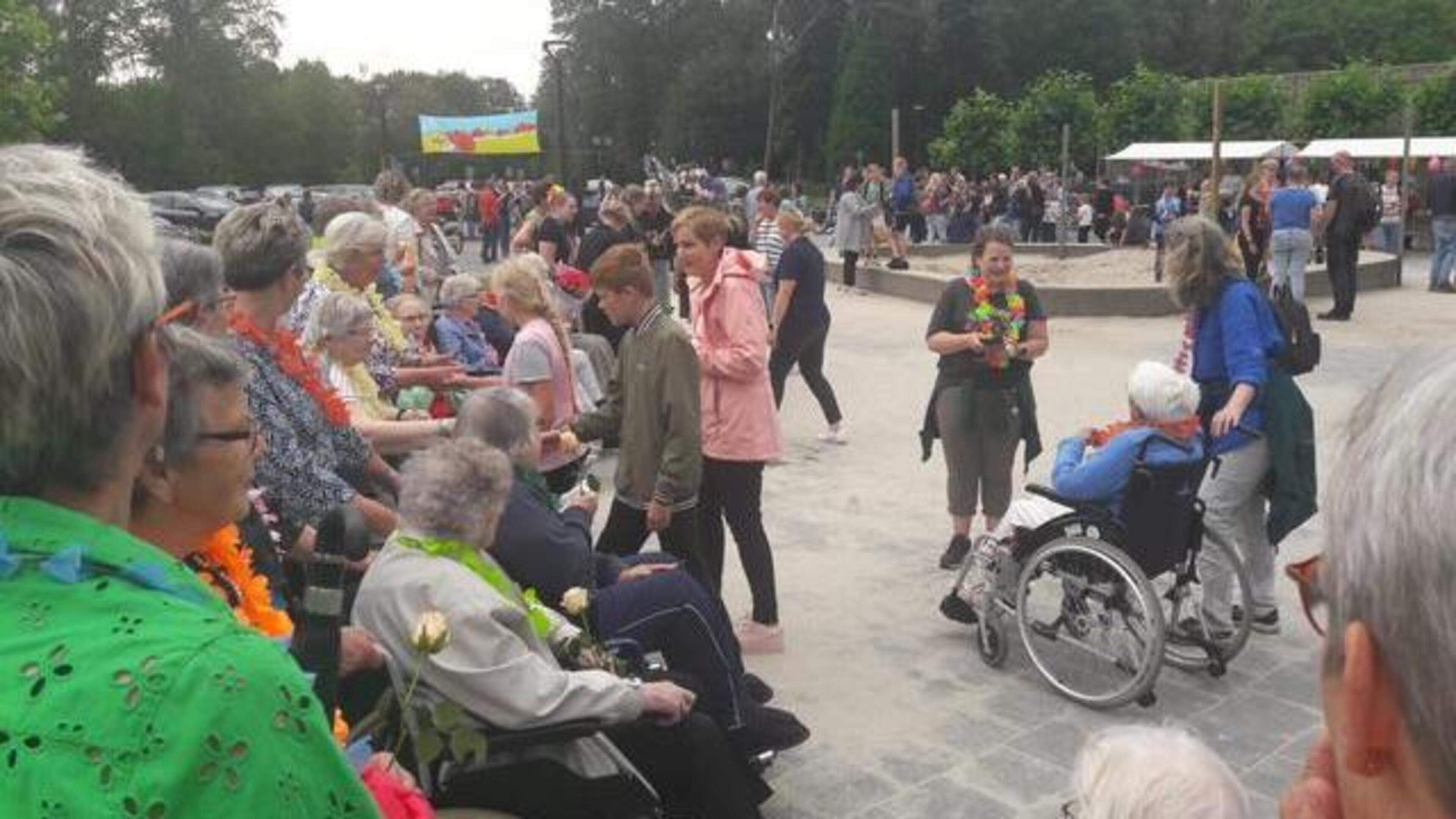 De wandelschoenen kunnen aan in Westerbork. Inschrijven voor de Avond4daagse is mogelijk