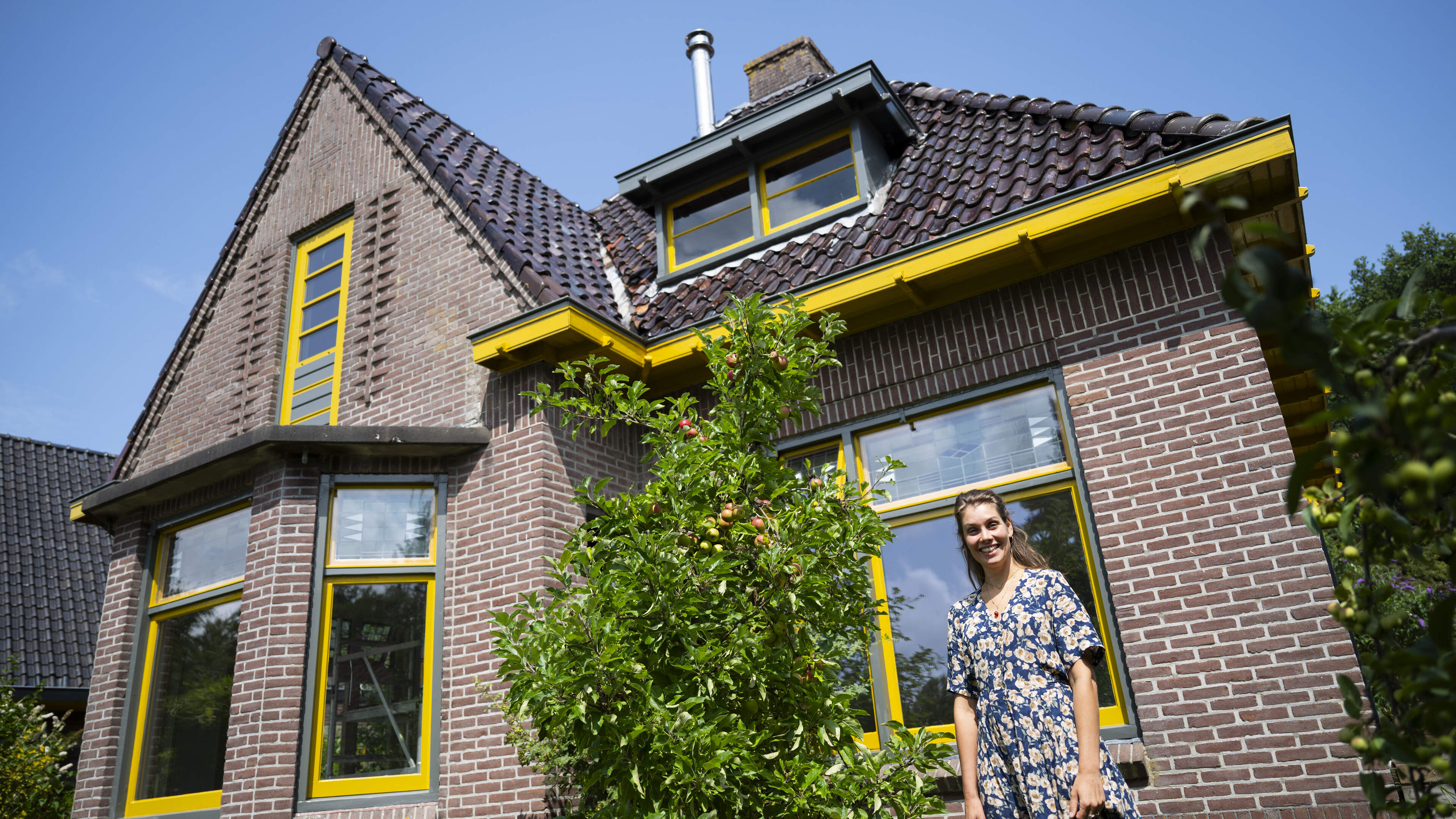 Van baksteen tot Instagram: Attie’s (33) liefde voor haar Amsterdamse Schoolhuis in Wehe-den Hoorn