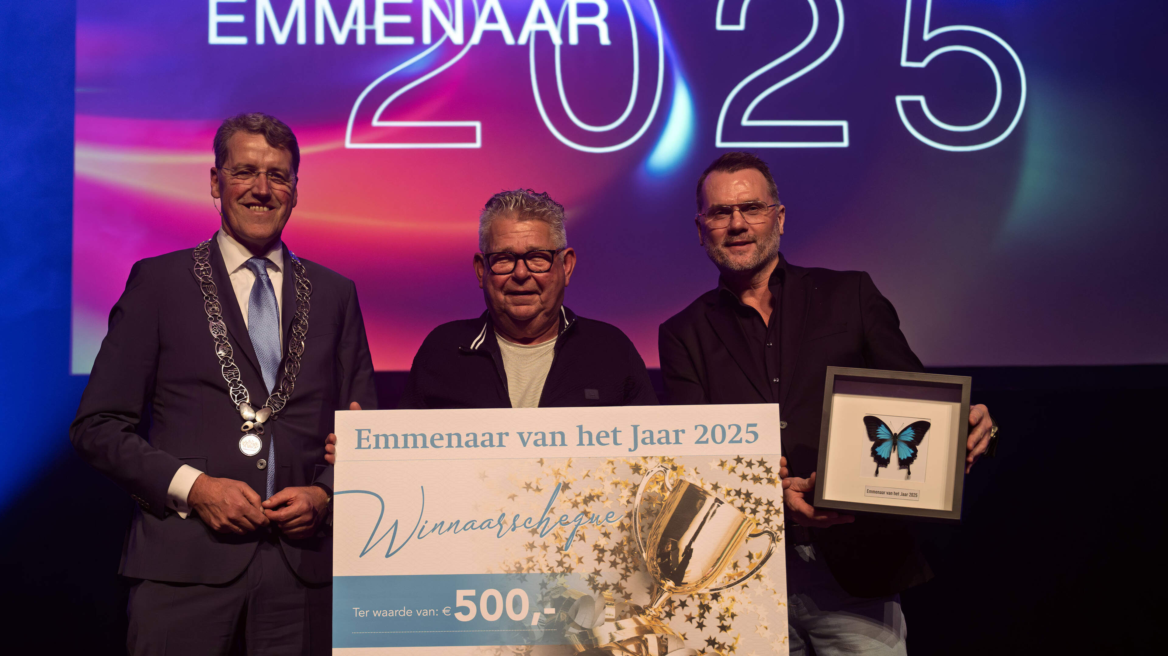 André (73) uit Schoonebeek verkozen tot Emmenaar van het Jaar op magische avond in Emmen. 'Uit het n